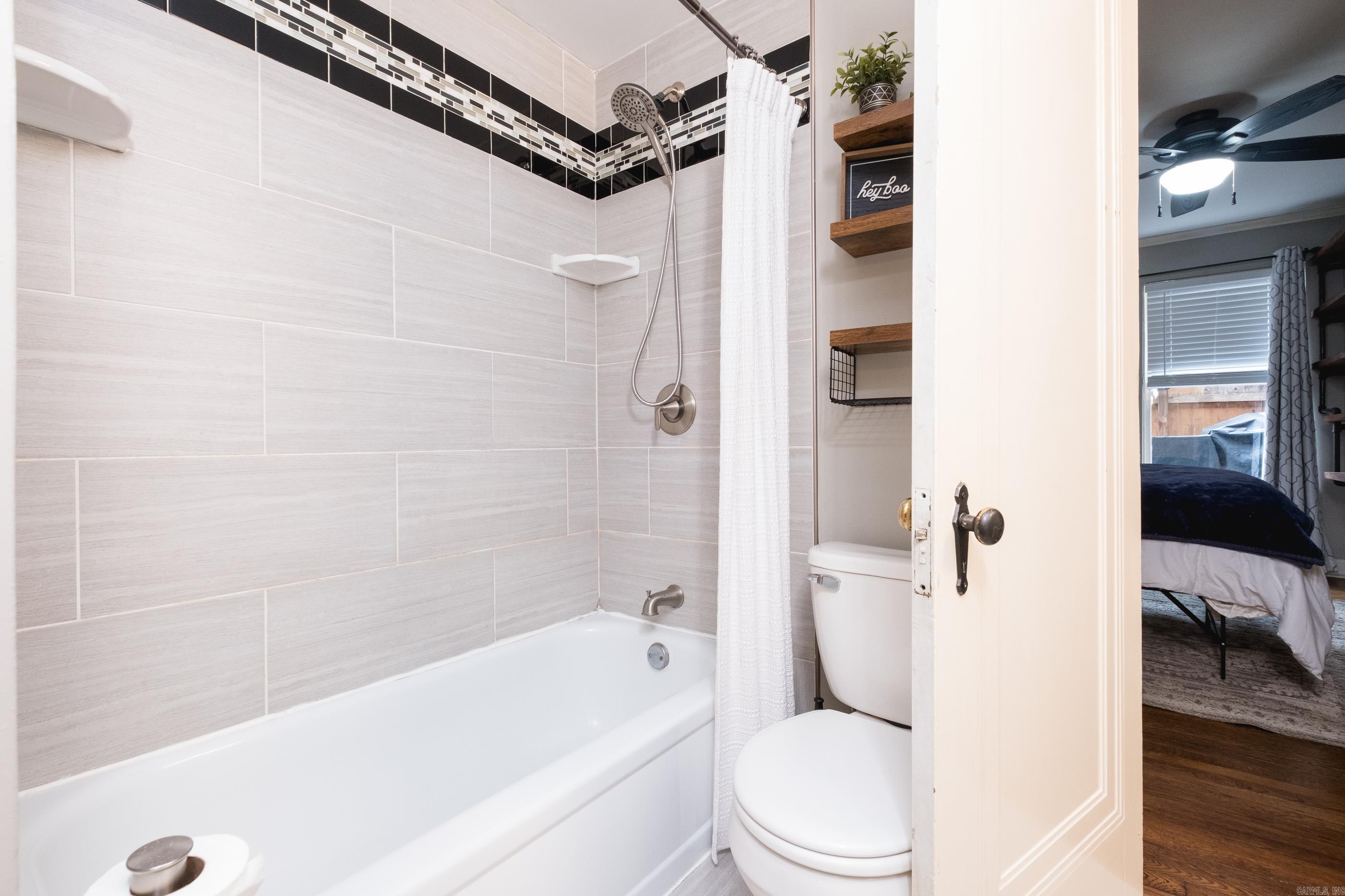 KAVANAUGH PLACE COND - Residential