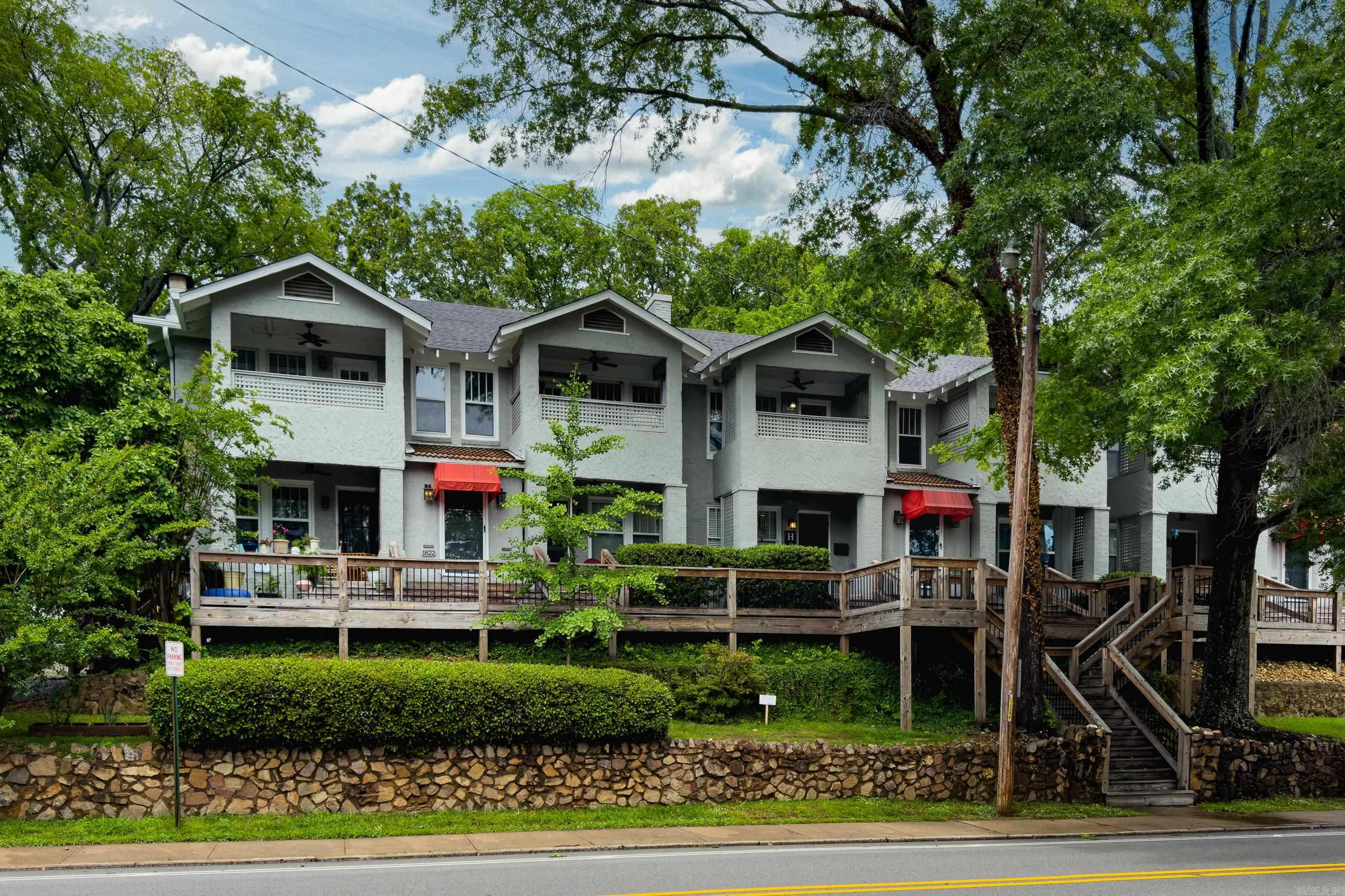 KAVANAUGH PLACE COND - Residential