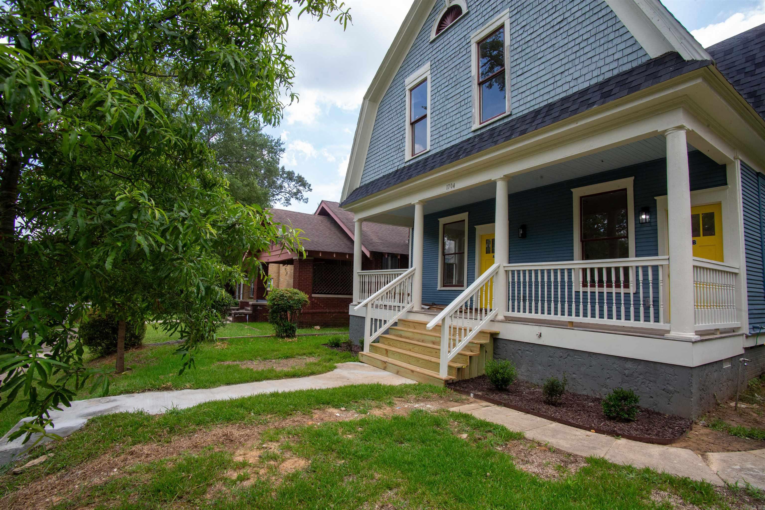 Newly remodeled 2BD/2BA downstairs unit of duplex in the Central High School historic district that is waiting for you to call home. Decorative fireplace in living room gives off a cozy ambiance. Kitchen has sleek white granite countertops and a breakfast bar. Plenty of bedroom and closet space. This unit is all electric. Partially fenced back yard. Close to shopping, dining, and much more! Great spot for a young professional! This property is managed by Hoffman Team so beware of scammers - we will never ask you to Cashapp us money. The lease for this property is for 18 months to 2 years with a 3% increase after the first year. Income must be 3x the amount of rent. Deposit, first monthās rent, and the $50 administration fee due before move in. This property does not accept section 8.