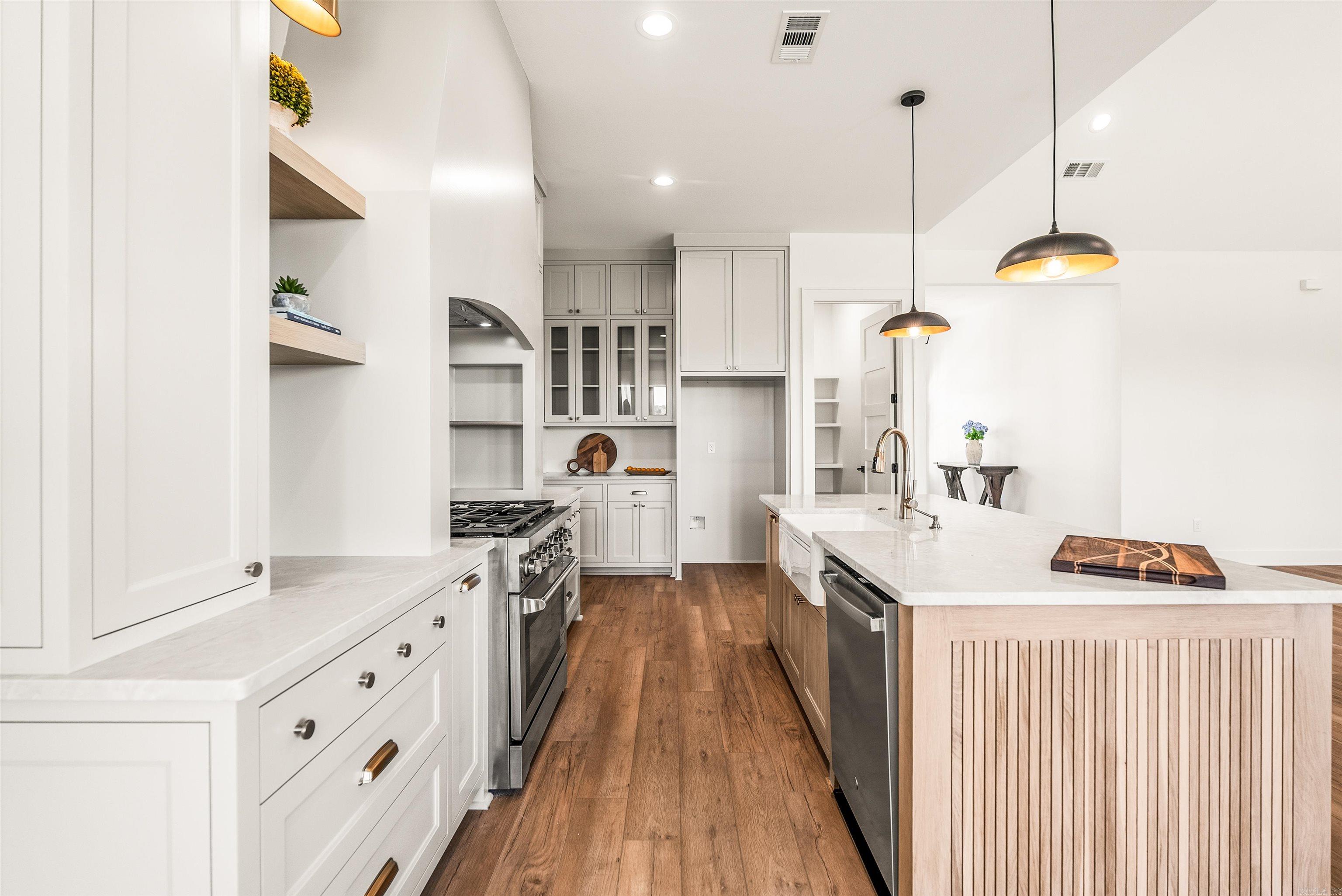 REYNOLDS RIDGE - Residential