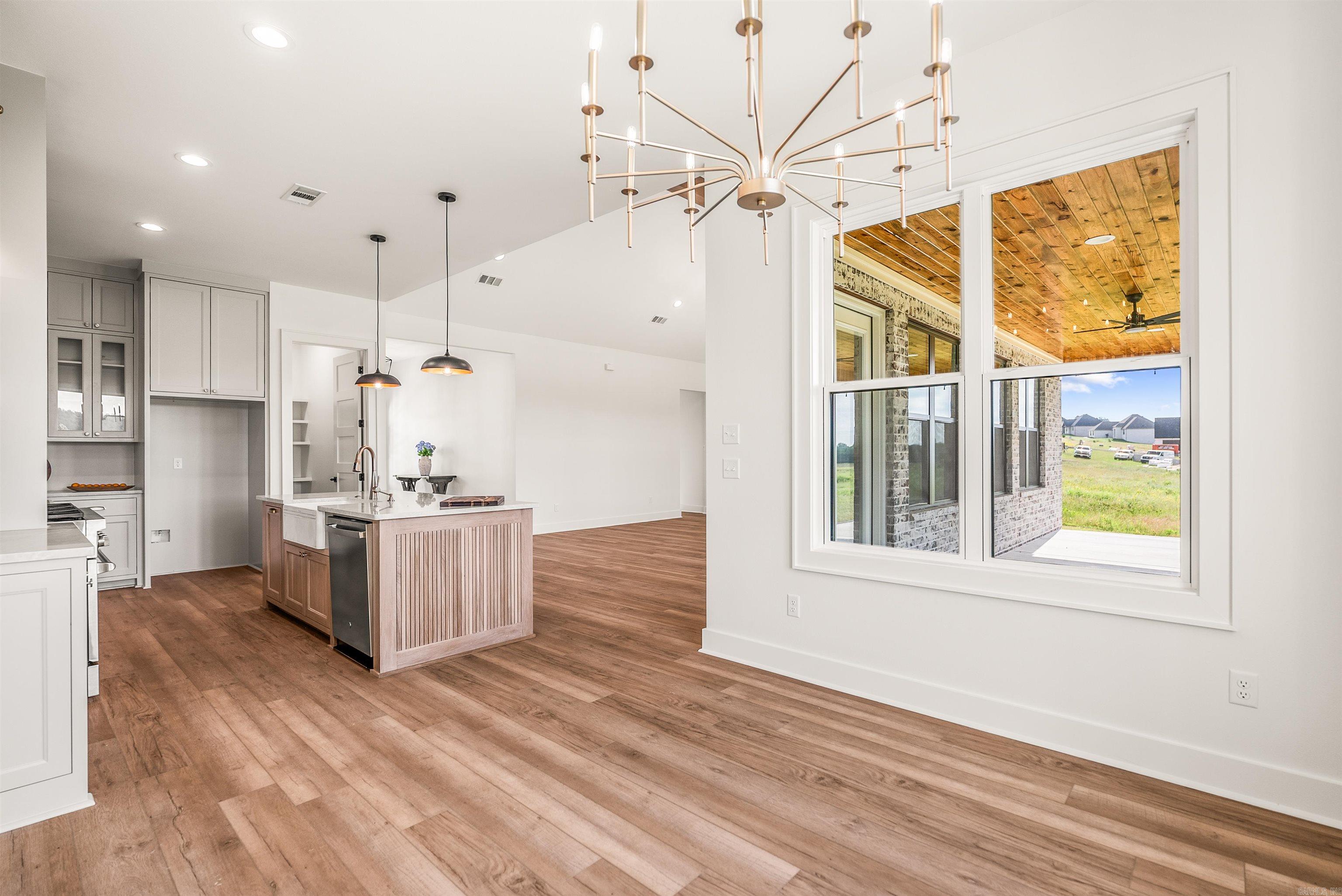REYNOLDS RIDGE - Residential