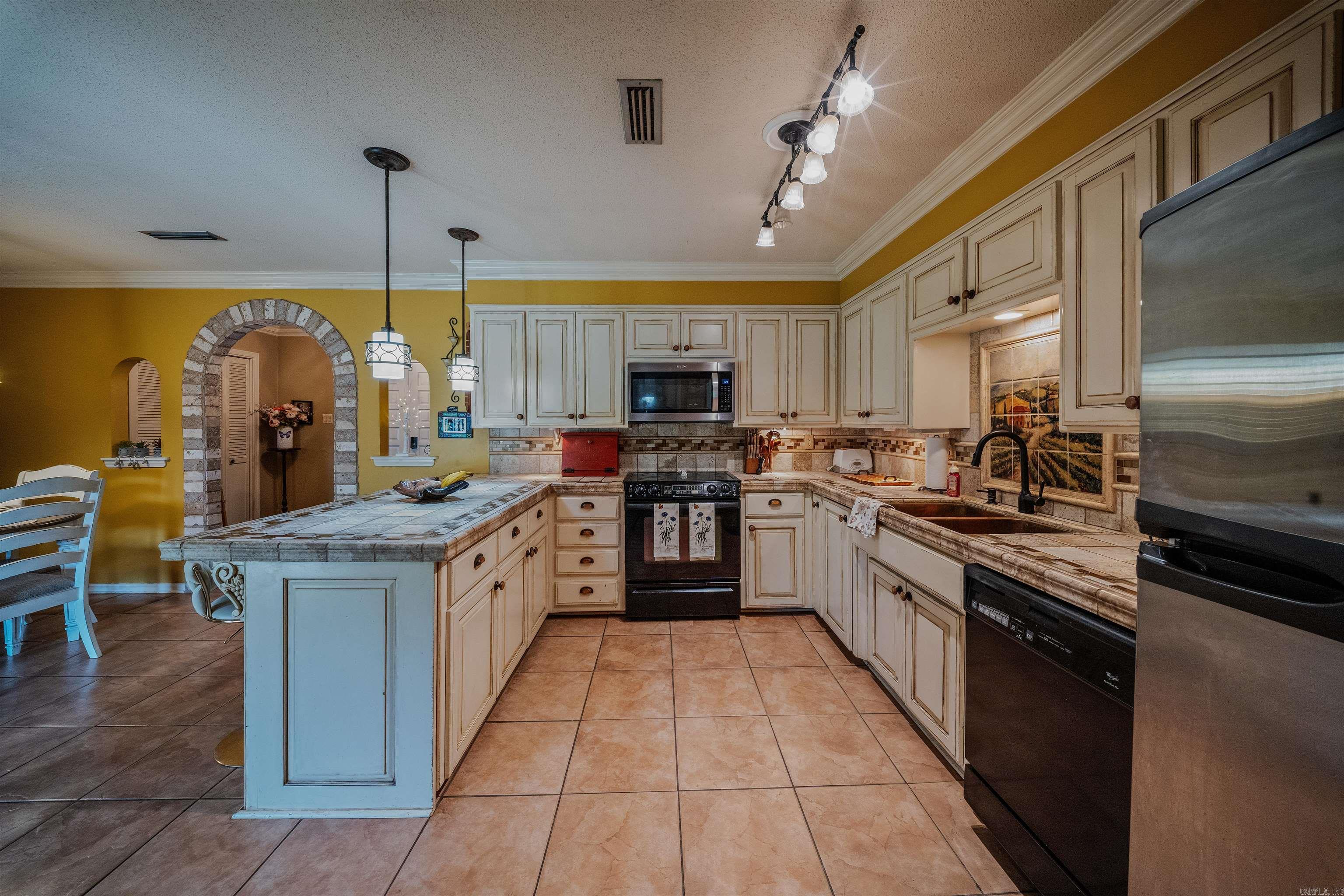 Shangri-La Heights - Residential