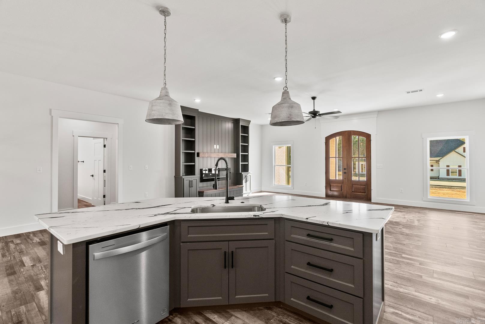 COYOTE RIDGE - Residential