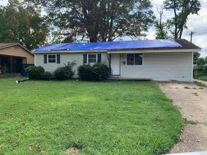 INVESTOR OPPORTUNITY!!!  ALL OFFERS TO BE CONSIDERED!  4 BR/2 BA HOME ON LEVEL LOT!