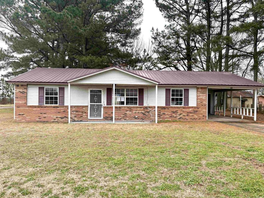 Cute house on a corner lot with covered parking, split floorplan and metal roof. Laminate flooring, two full baths. Close to hunting sites and the freeway. HUD Case #031-584539. HUD-owned property sold "as is." Go to www.Hudhomestore.gov for more information. Or call Listing Agent. Managed by www.olympusams-at.com