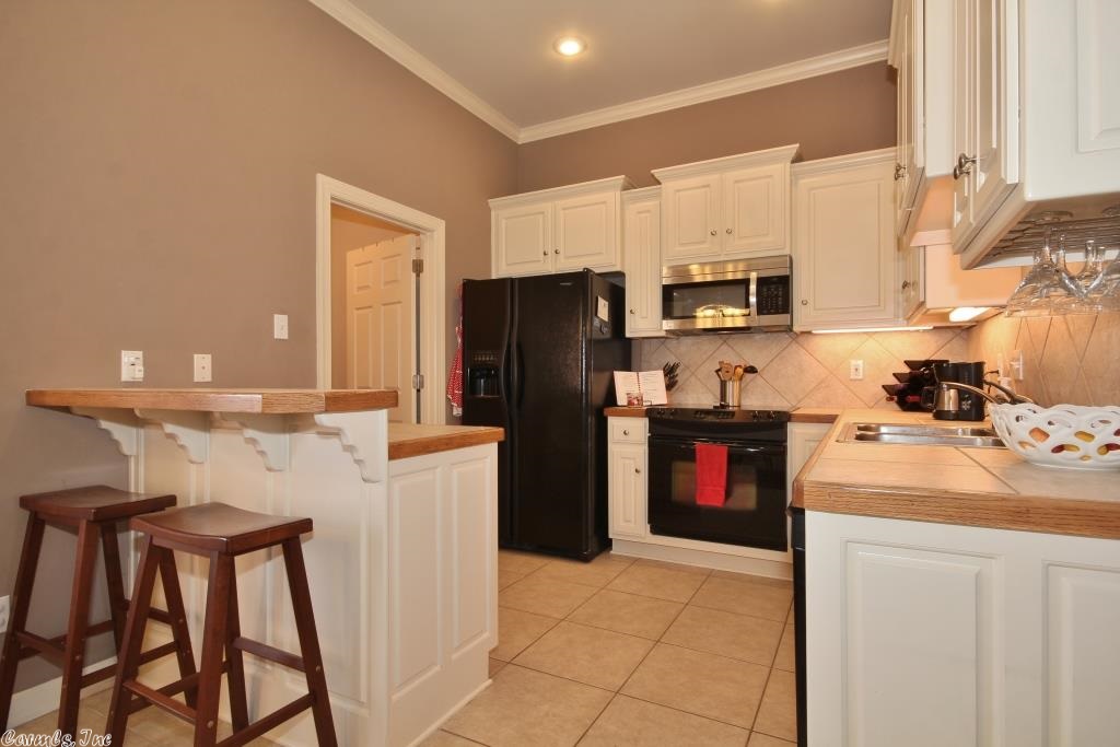 COUNTRY CLUB OF ARK THE - Residential