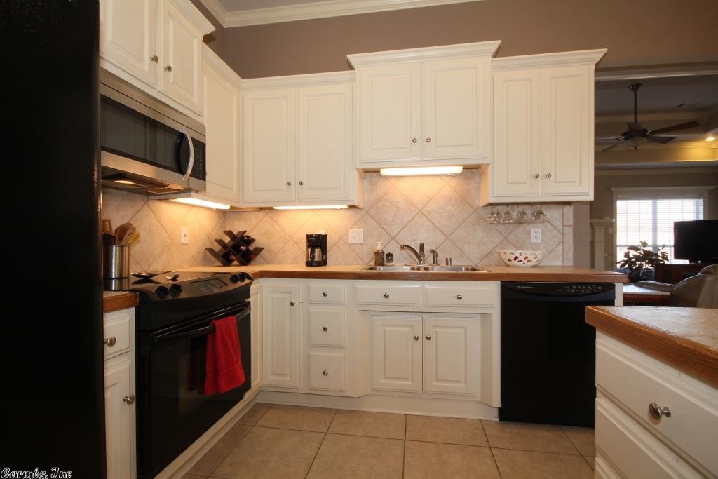 COUNTRY CLUB OF ARK THE - Residential