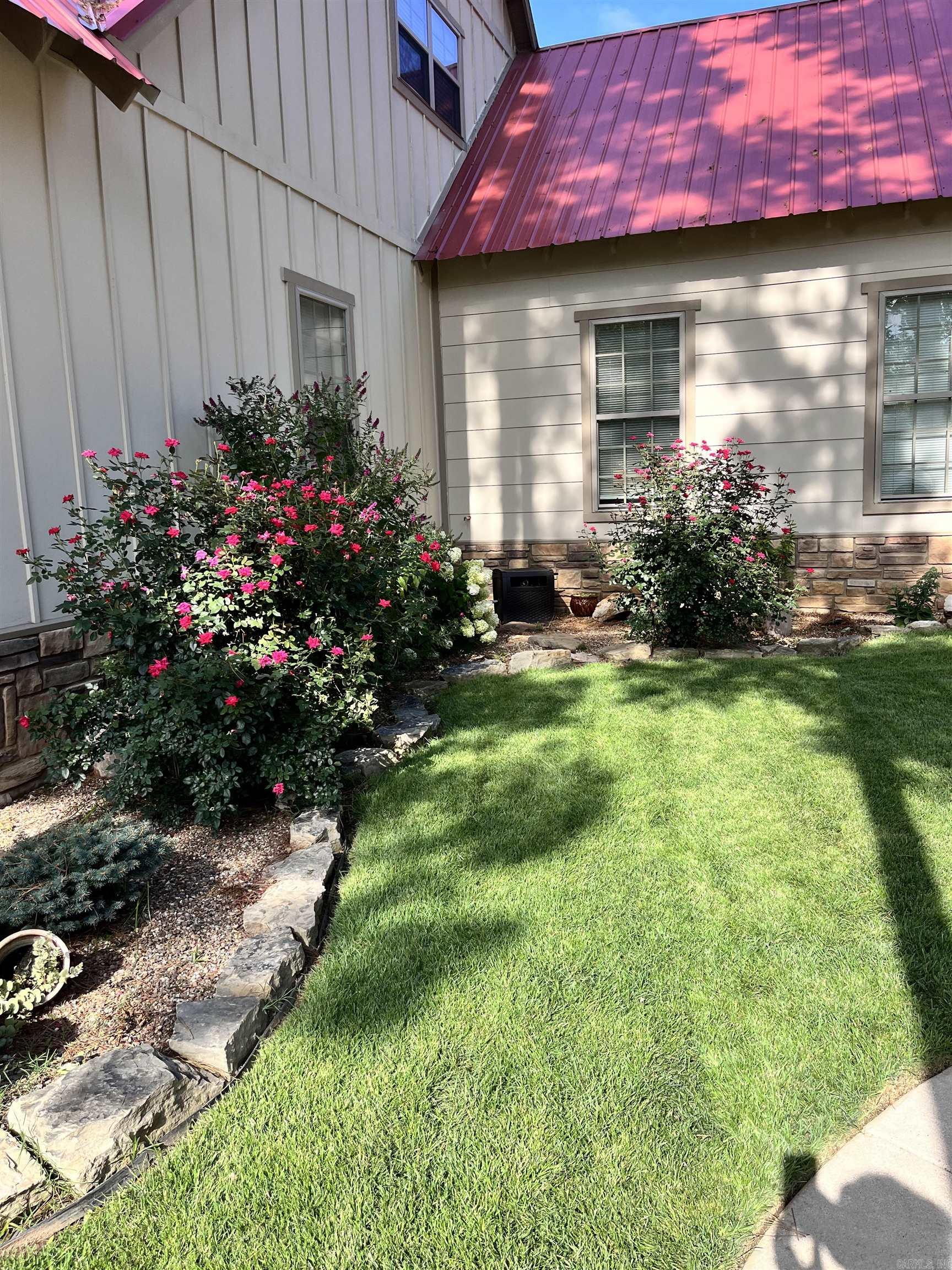 LITTLE RED RIVER ESTATES - Residential