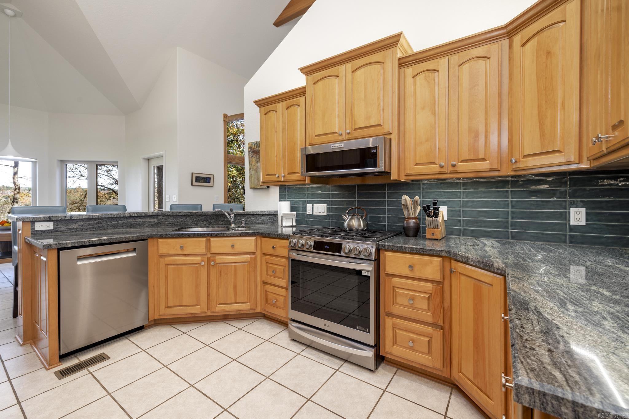 ALTA VISTA - Residential