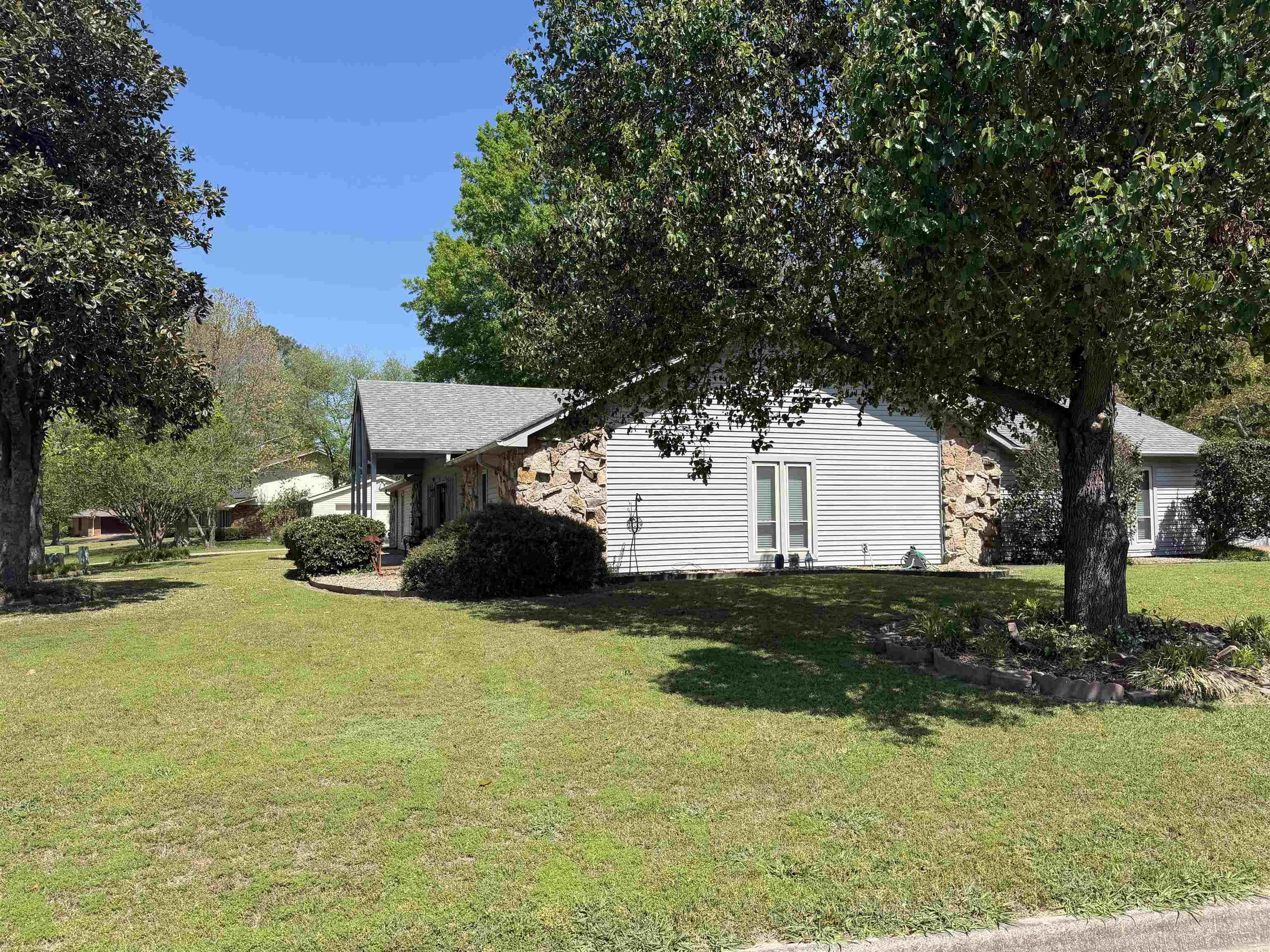 WINDSOR PLACE - Residential