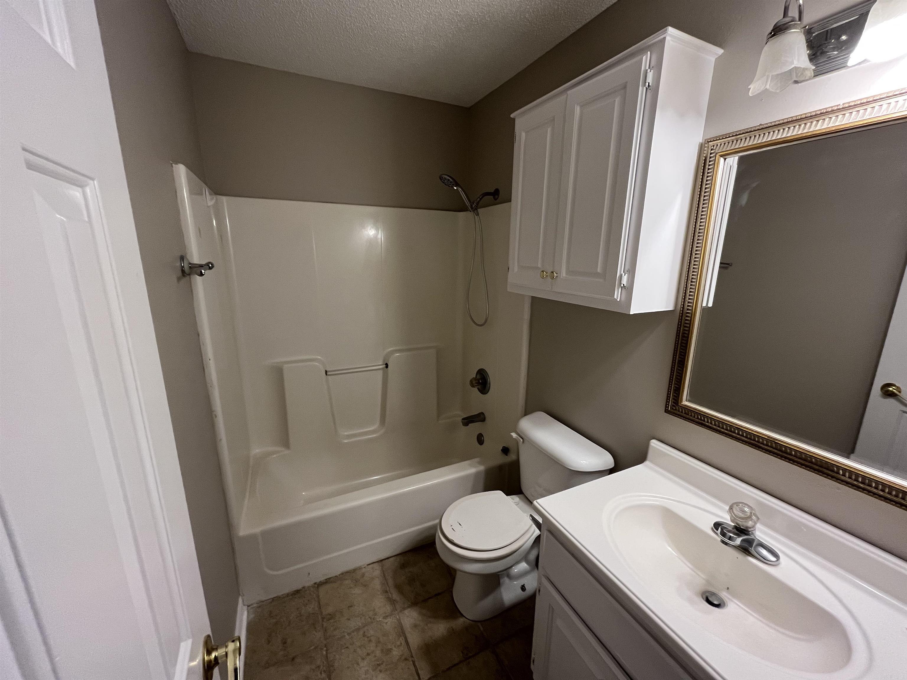 Robinwood - Residential Lease