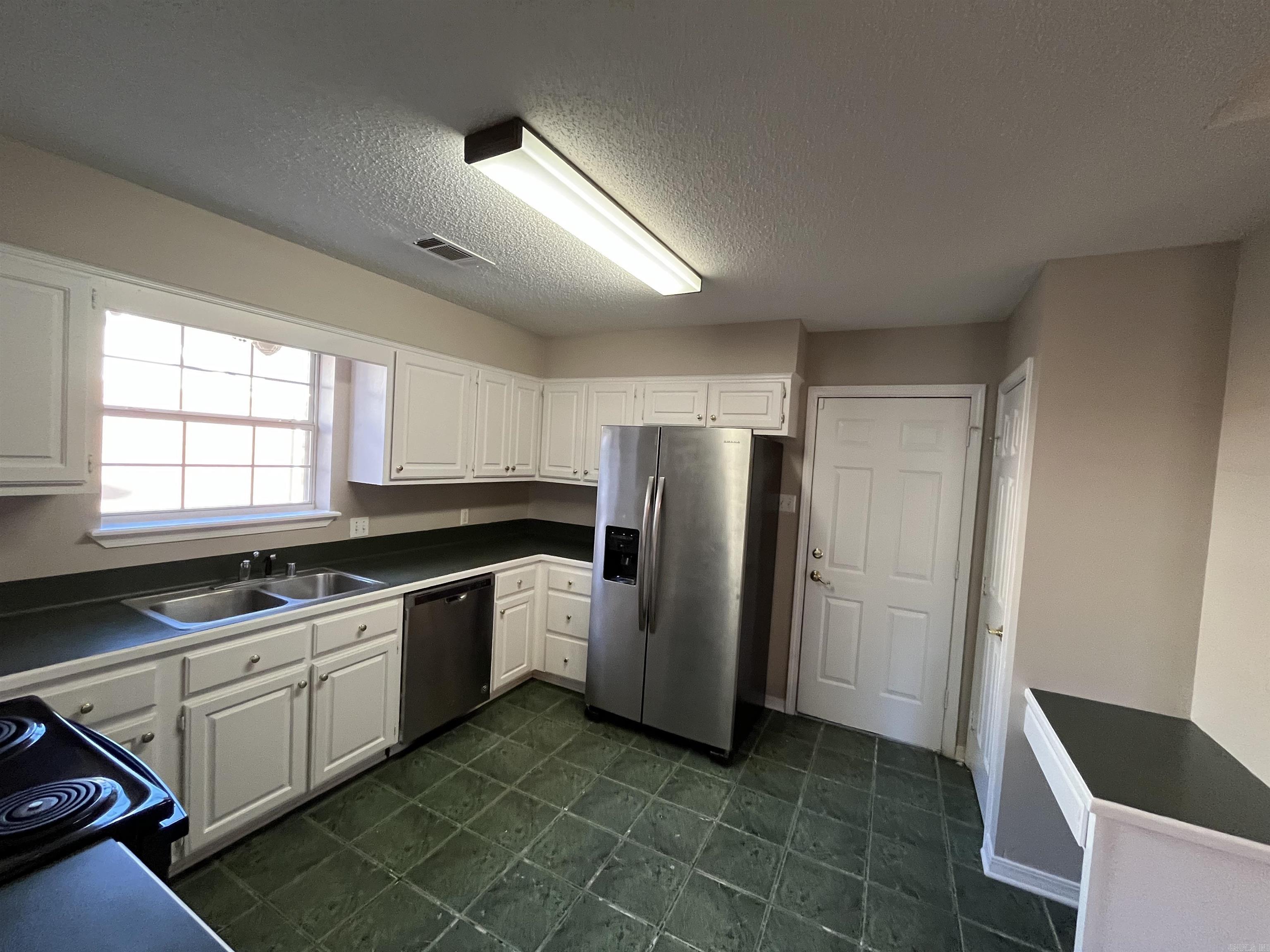 Robinwood - Residential Lease