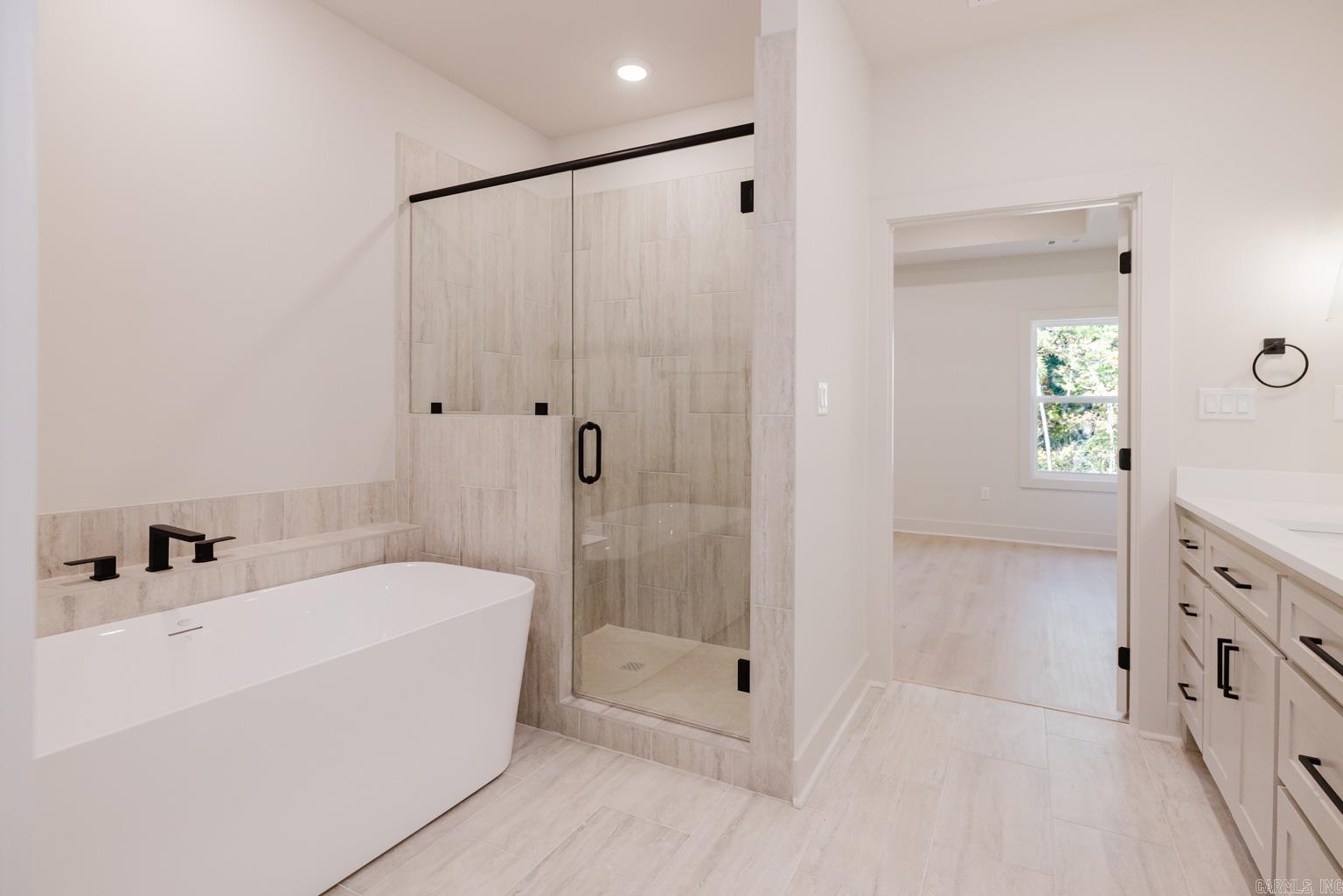 MIDTOWN BRYANT - Residential