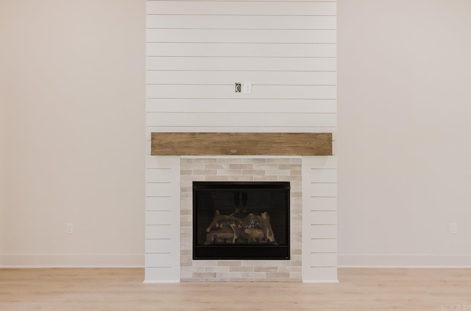 MIDTOWN BRYANT - Residential