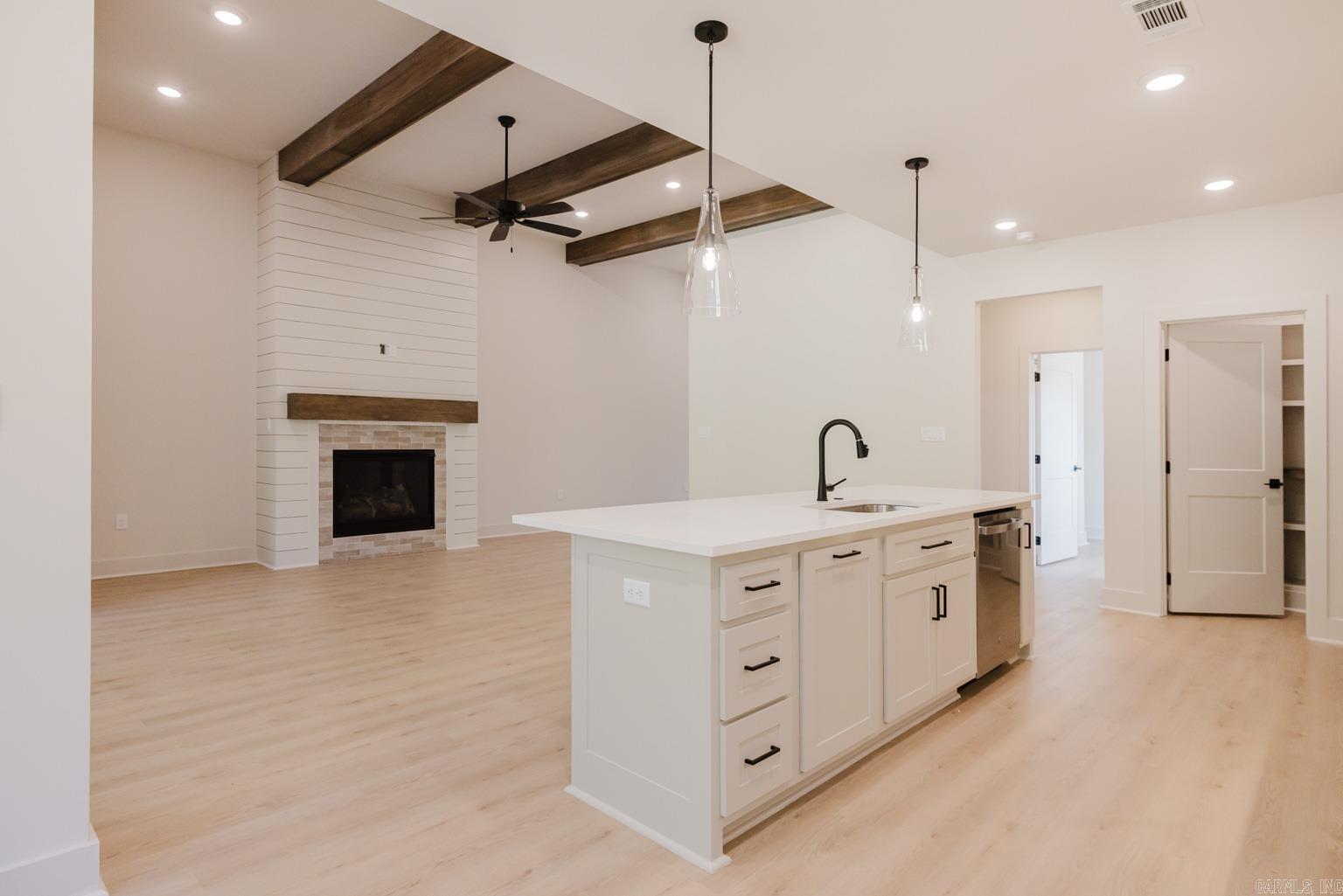 MIDTOWN BRYANT - Residential