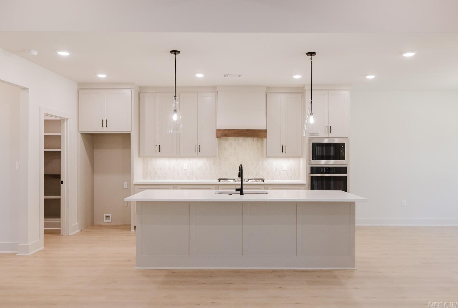 MIDTOWN BRYANT - Residential