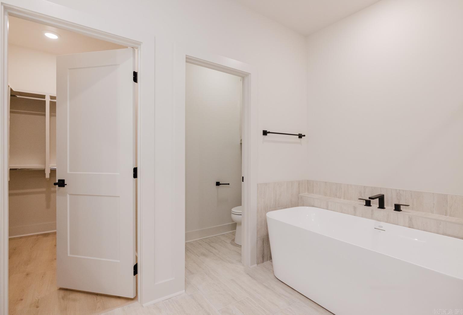 MIDTOWN BRYANT - Residential