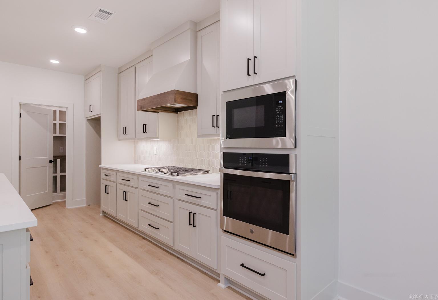 MIDTOWN BRYANT - Residential