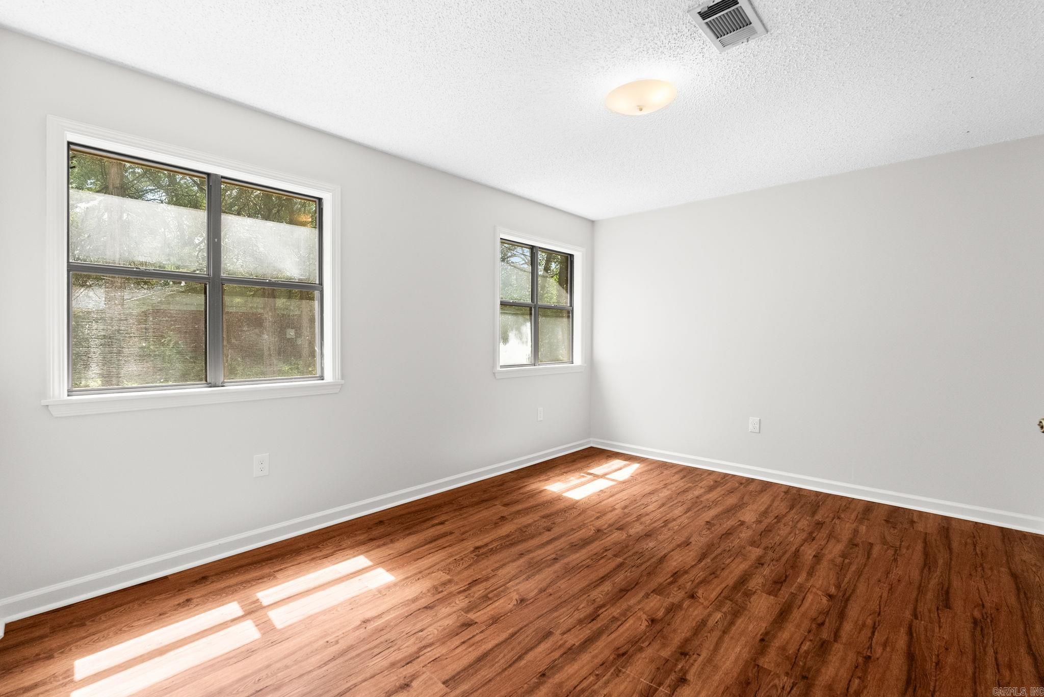 GOLDEN MEADOW - Residential