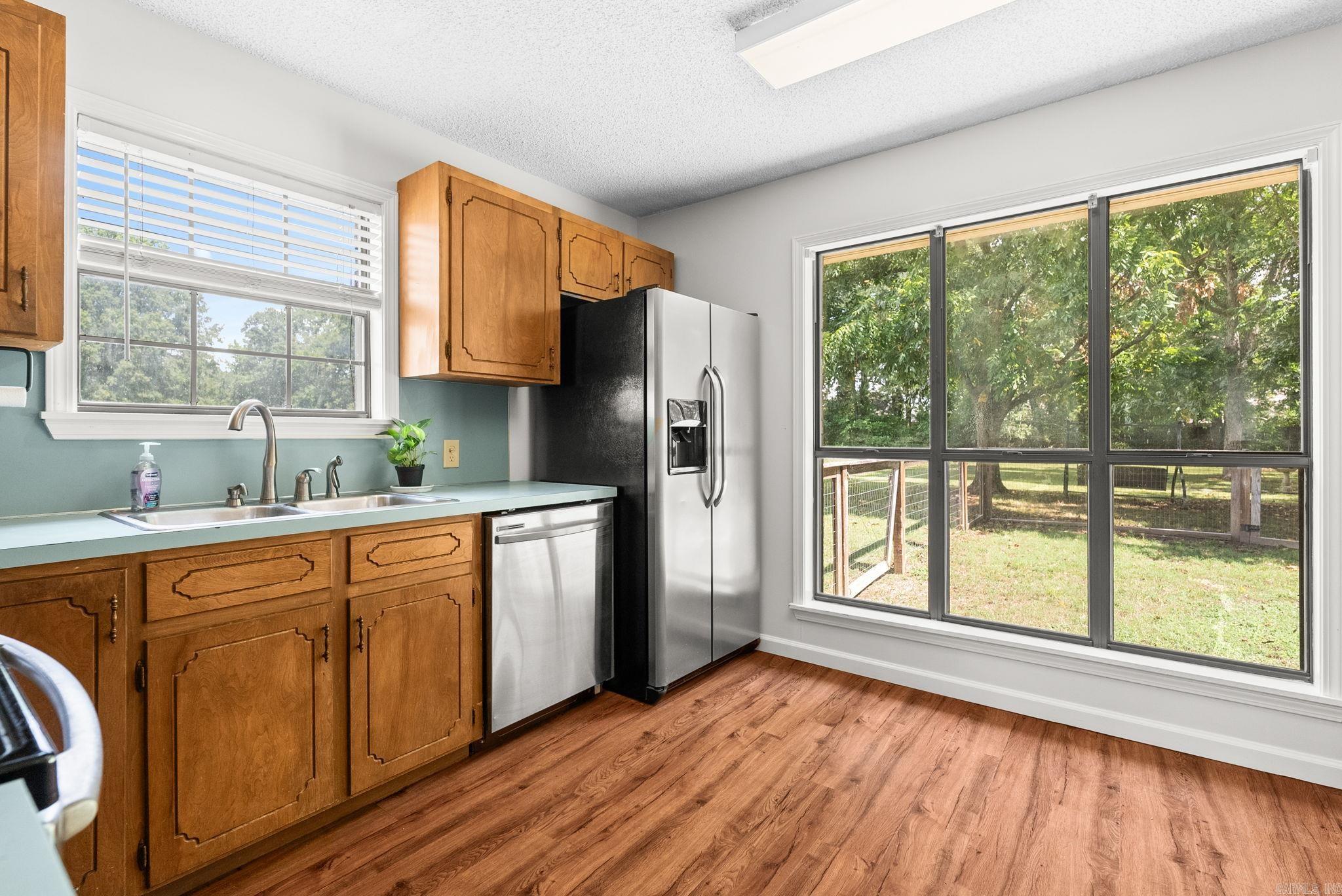 GOLDEN MEADOW - Residential