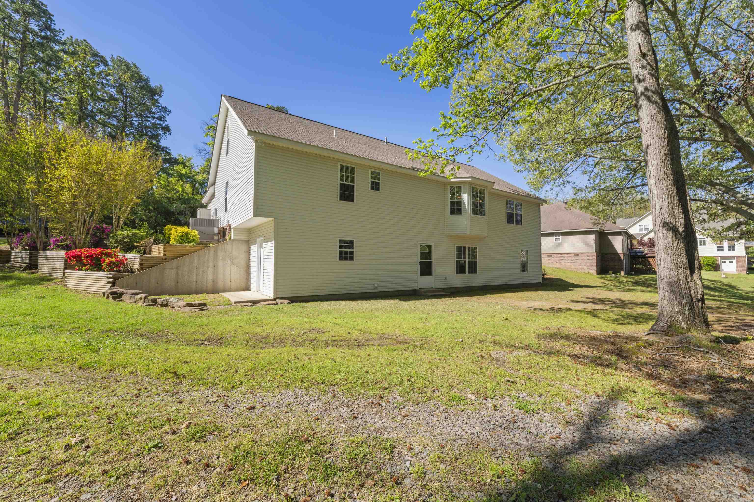 NAPLE HEIGHTS - LAKE - Residential