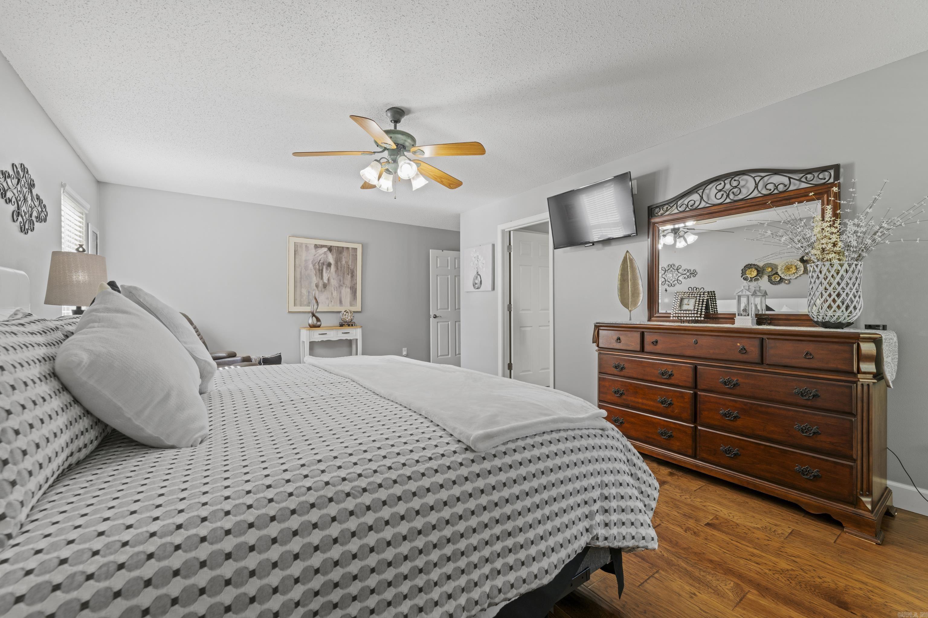 NAPLE HEIGHTS - LAKE - Residential
