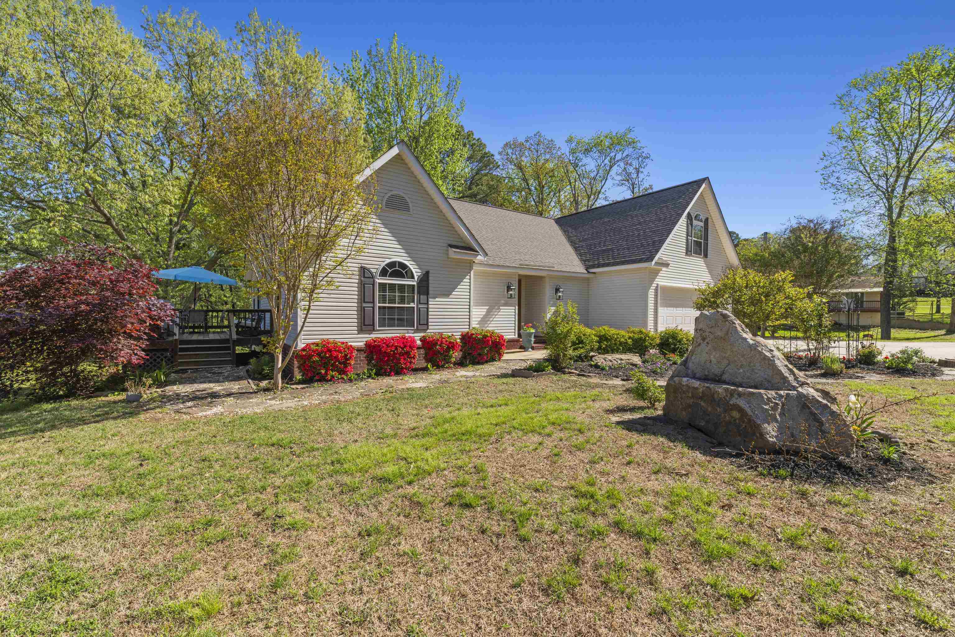 NAPLE HEIGHTS - LAKE - Residential
