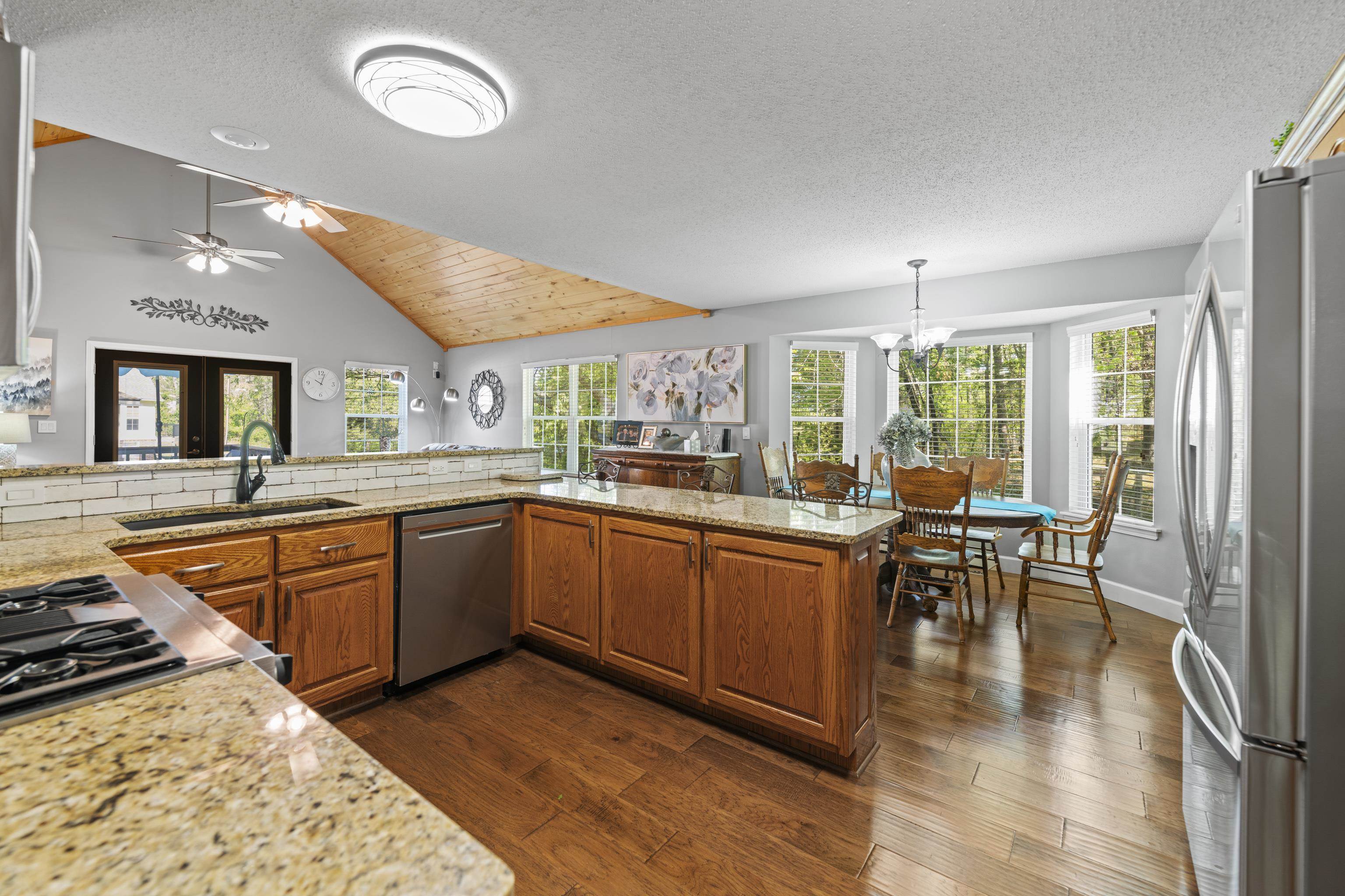 NAPLE HEIGHTS - LAKE - Residential