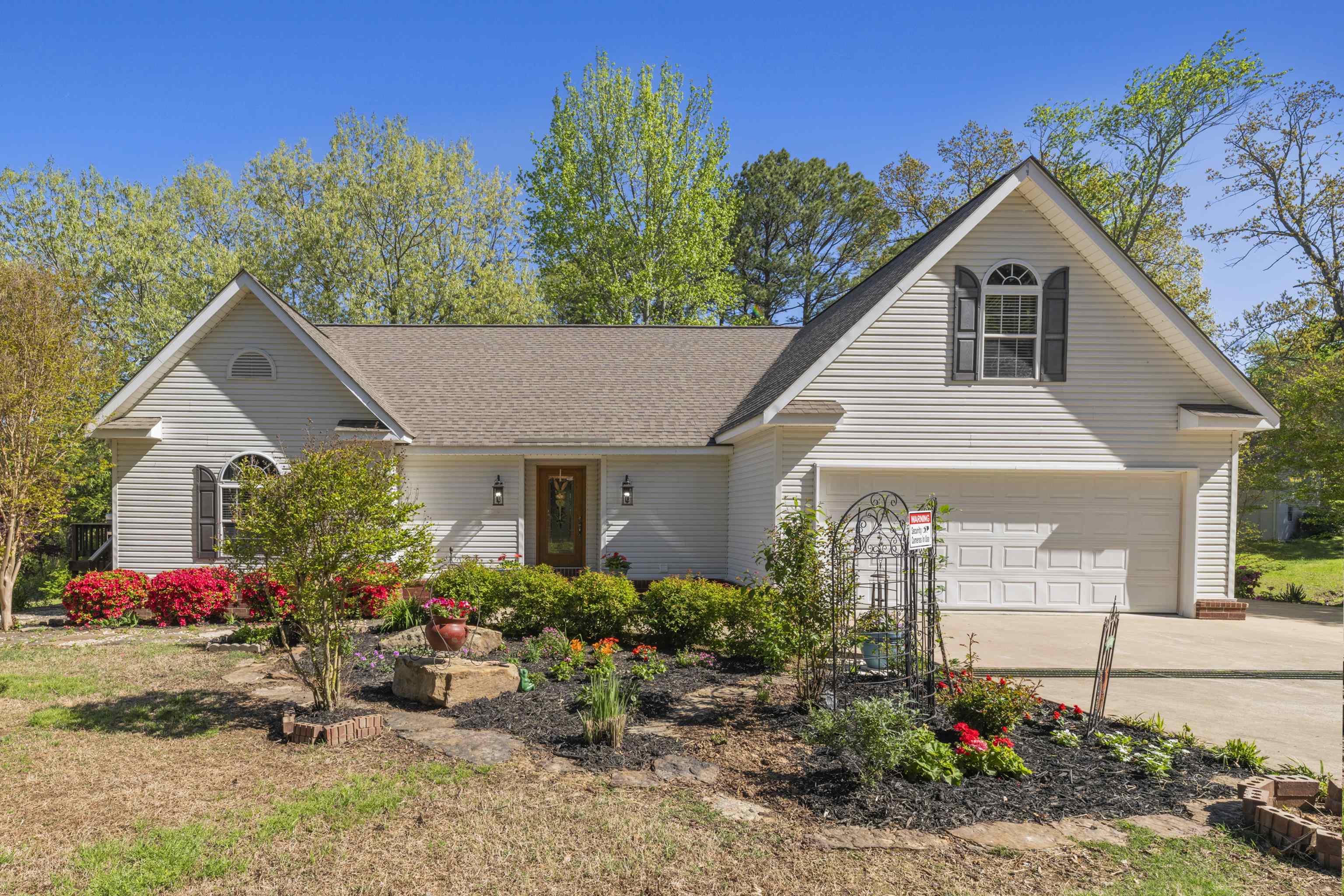 NAPLE HEIGHTS - LAKE - Residential