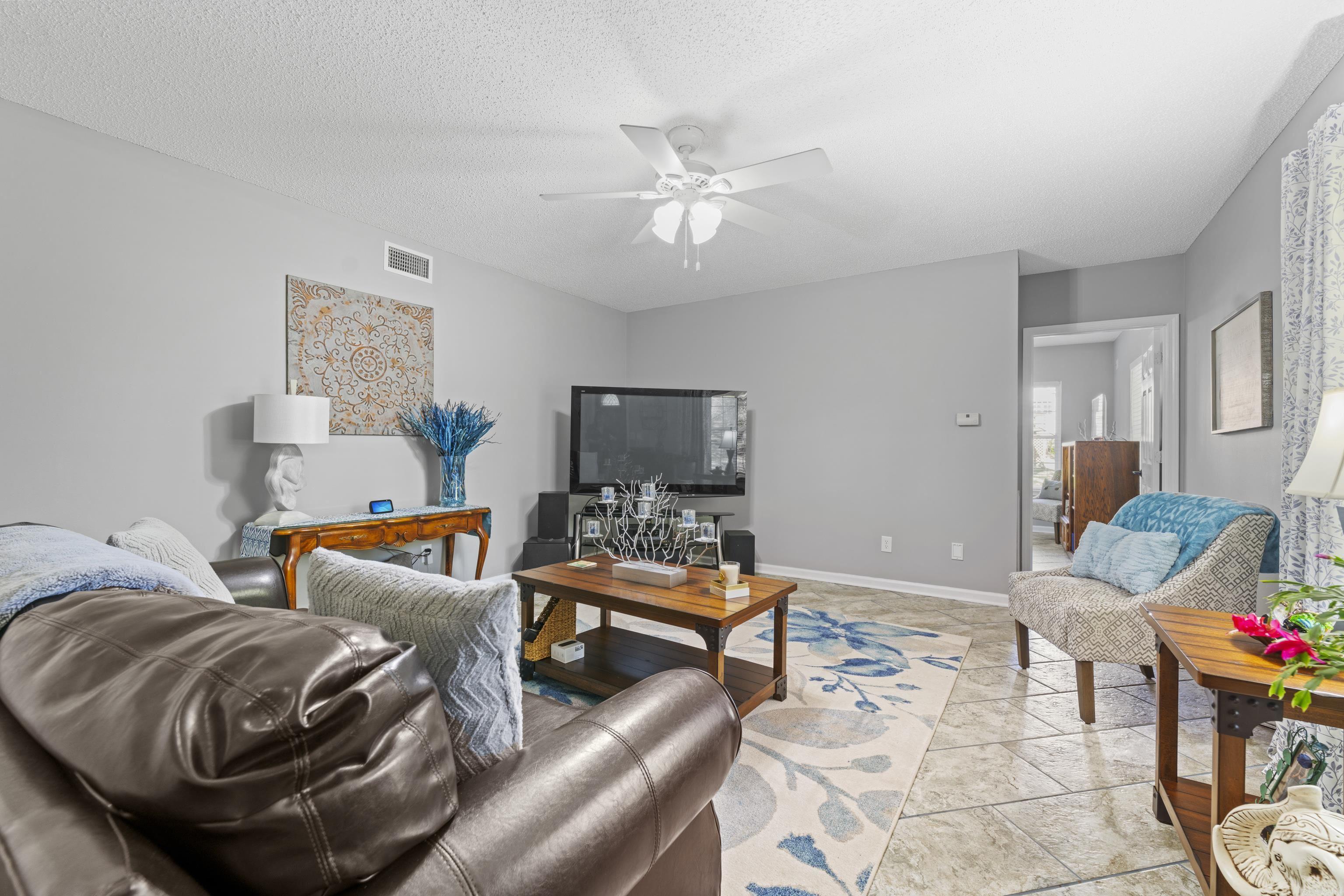 NAPLE HEIGHTS - LAKE - Residential