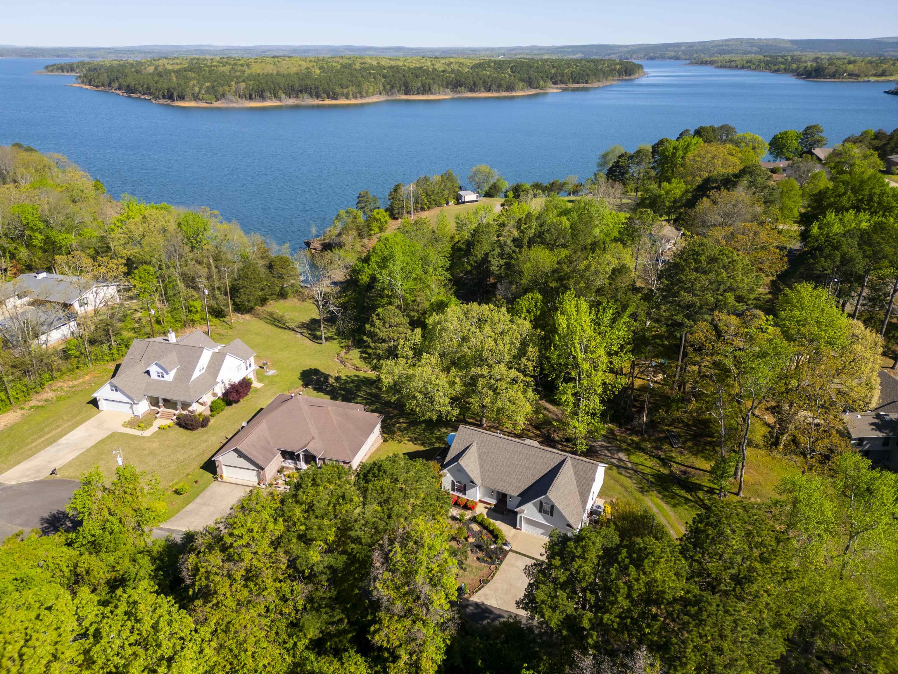 NAPLE HEIGHTS - LAKE - Residential