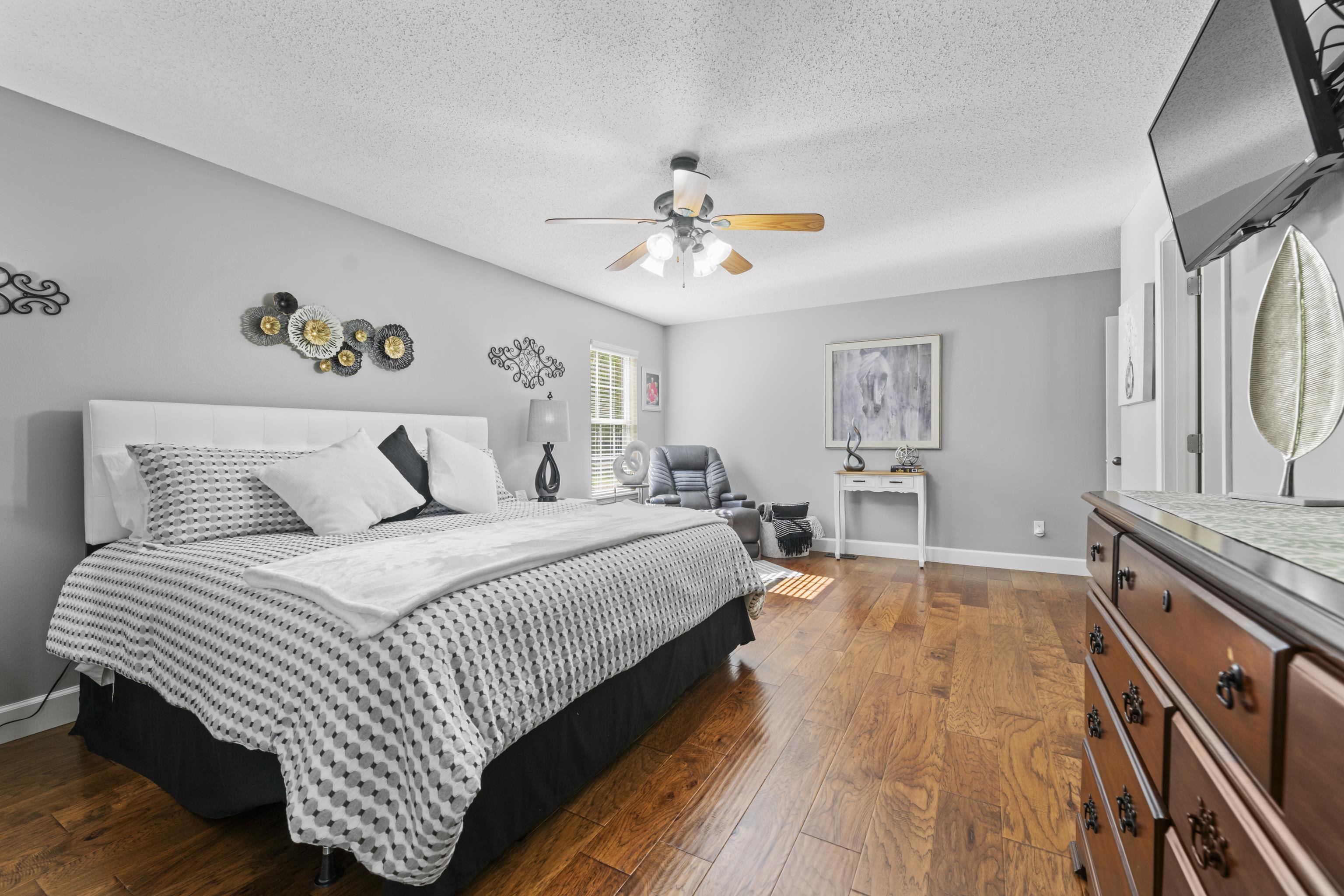 NAPLE HEIGHTS - LAKE - Residential
