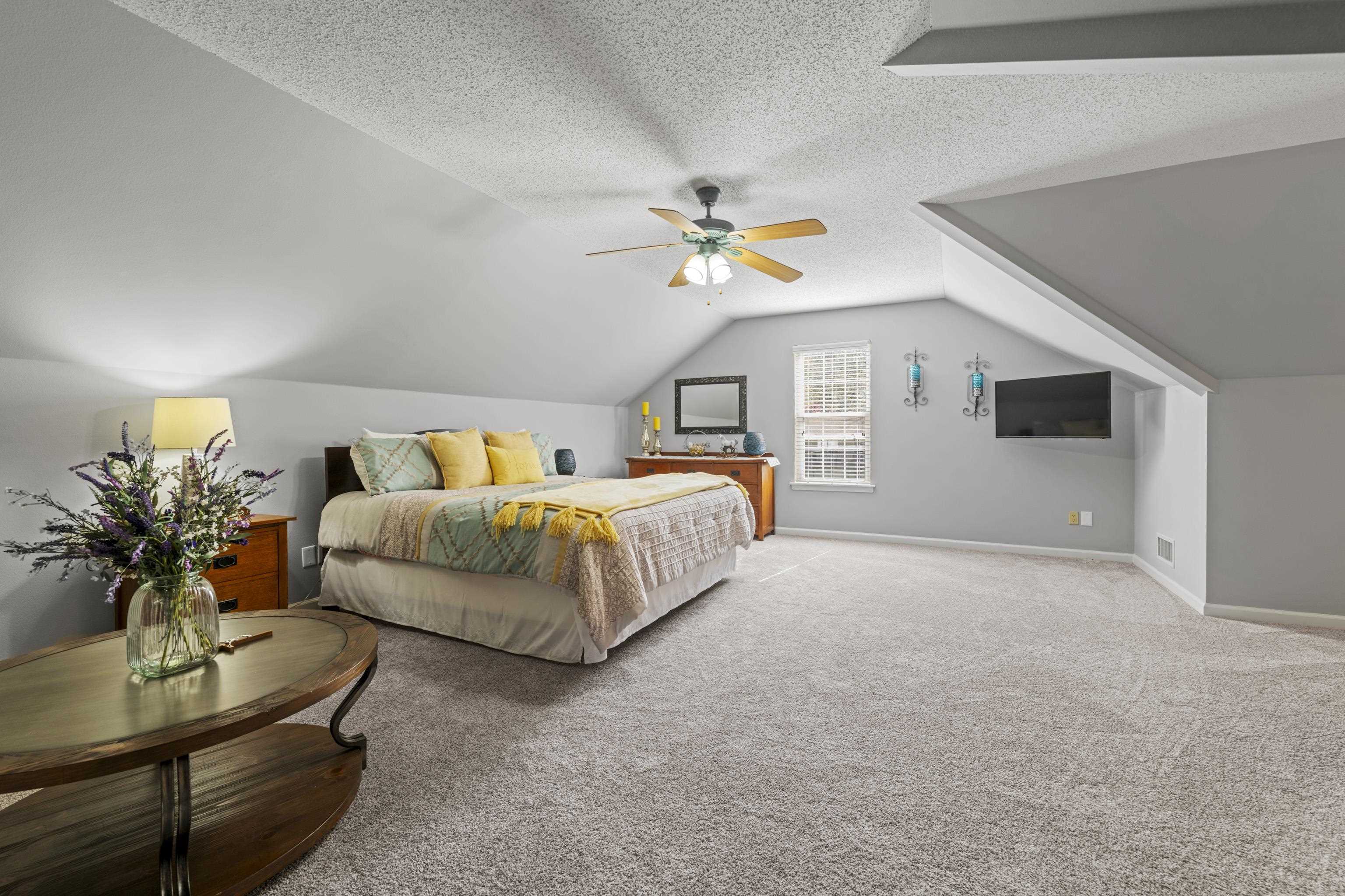 NAPLE HEIGHTS - LAKE - Residential