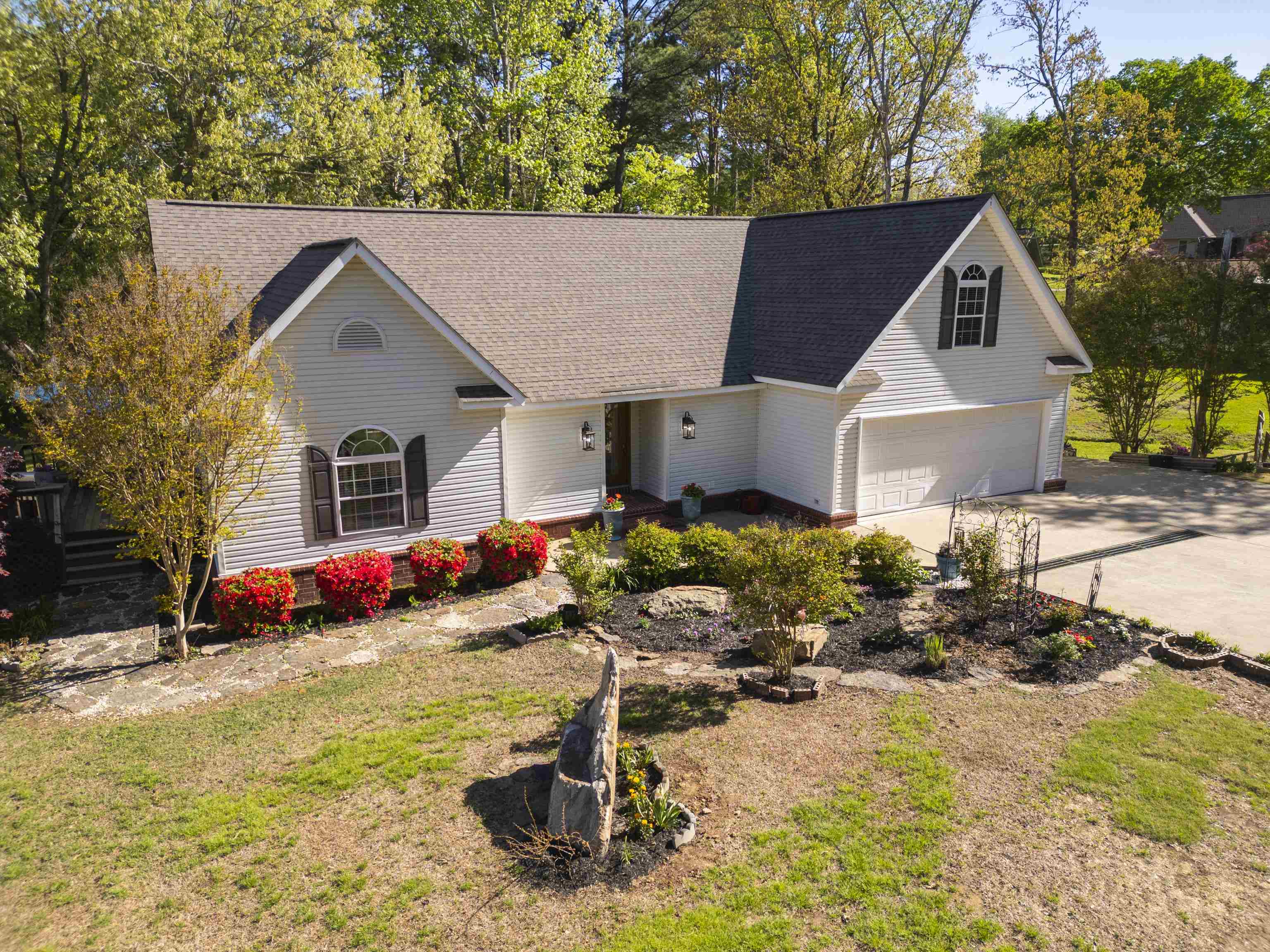 NAPLE HEIGHTS - LAKE - Residential