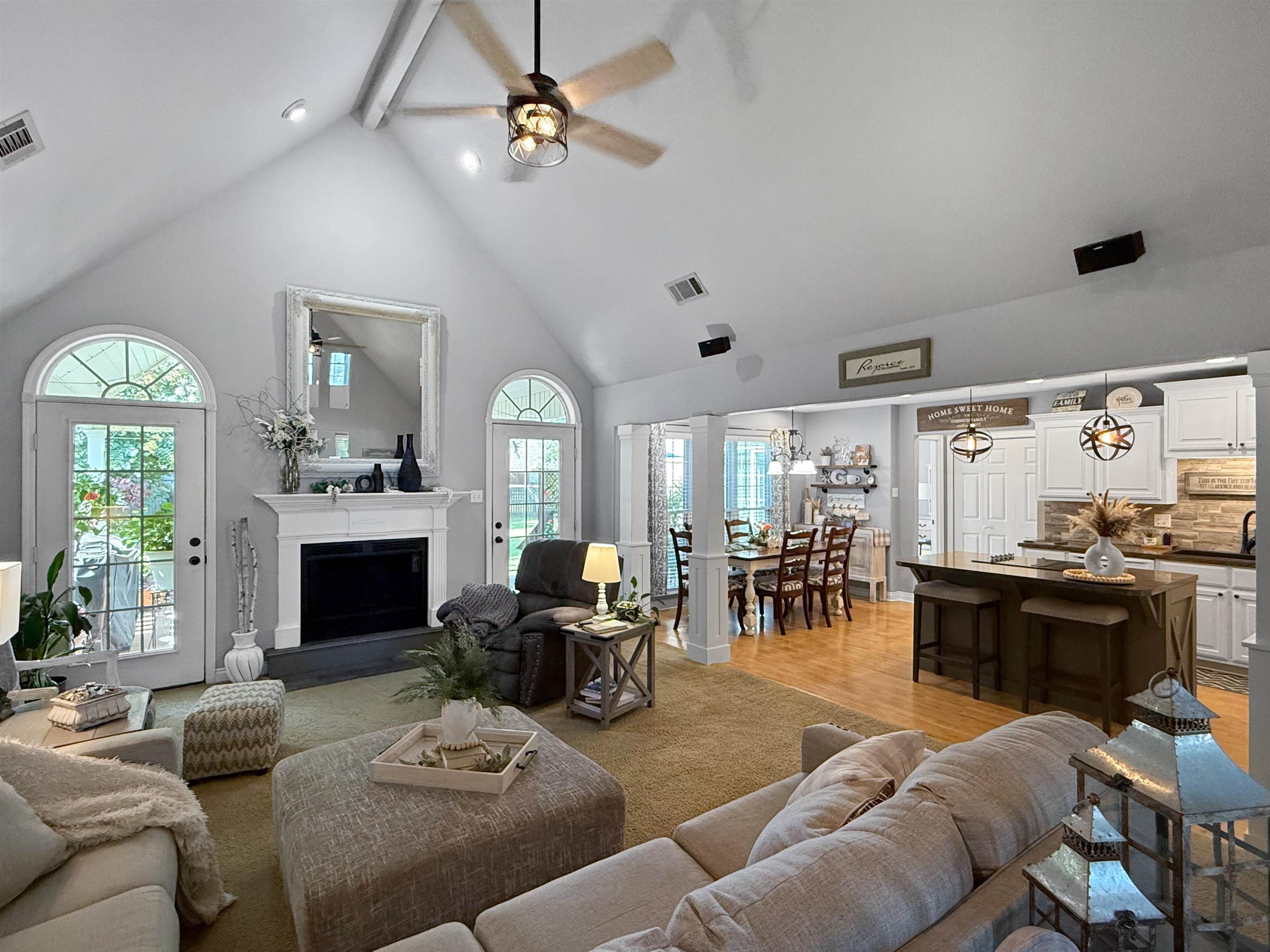 COUNTRY VILLAGE ESTATES - Residential