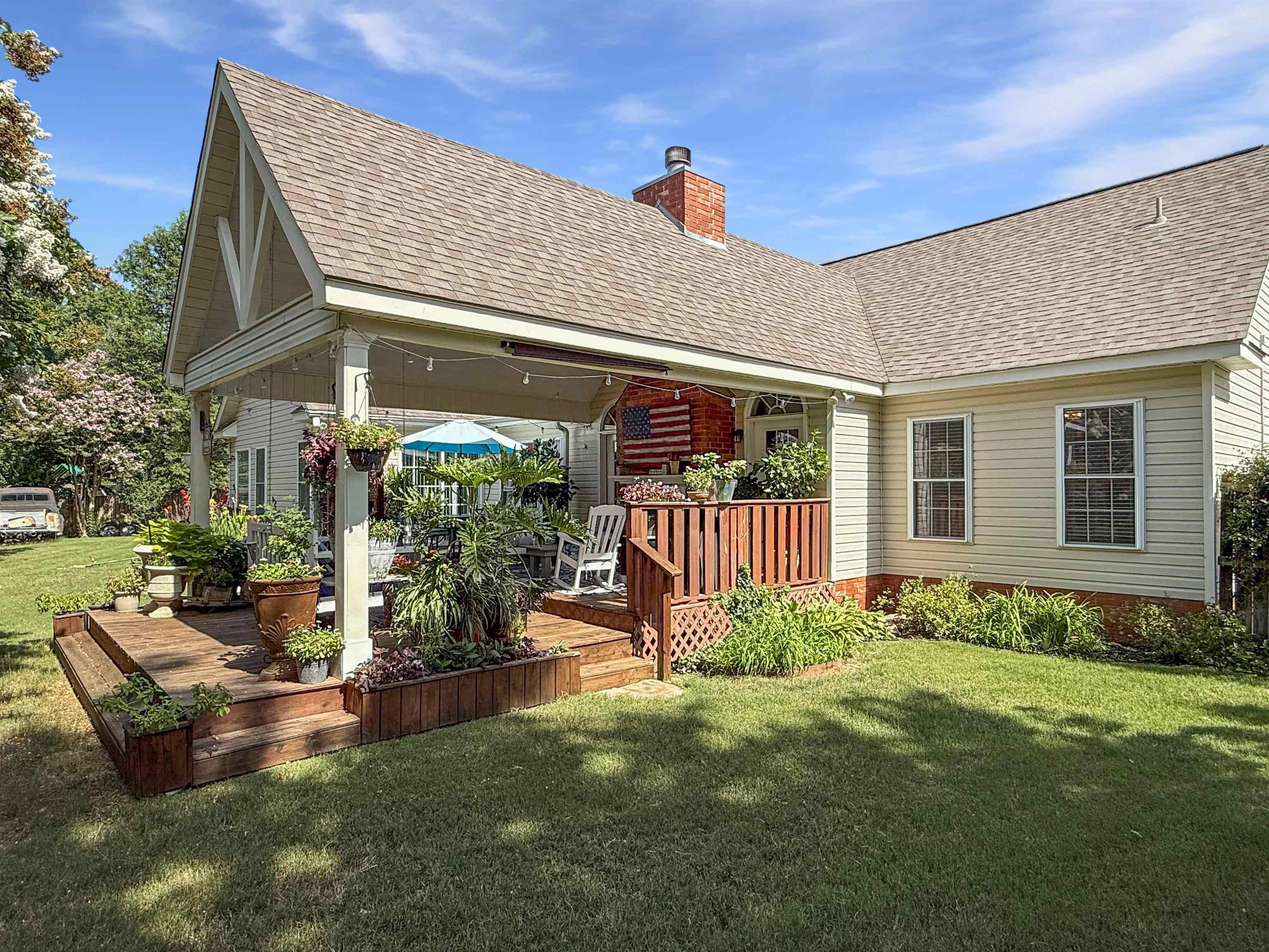 COUNTRY VILLAGE ESTATES - Residential