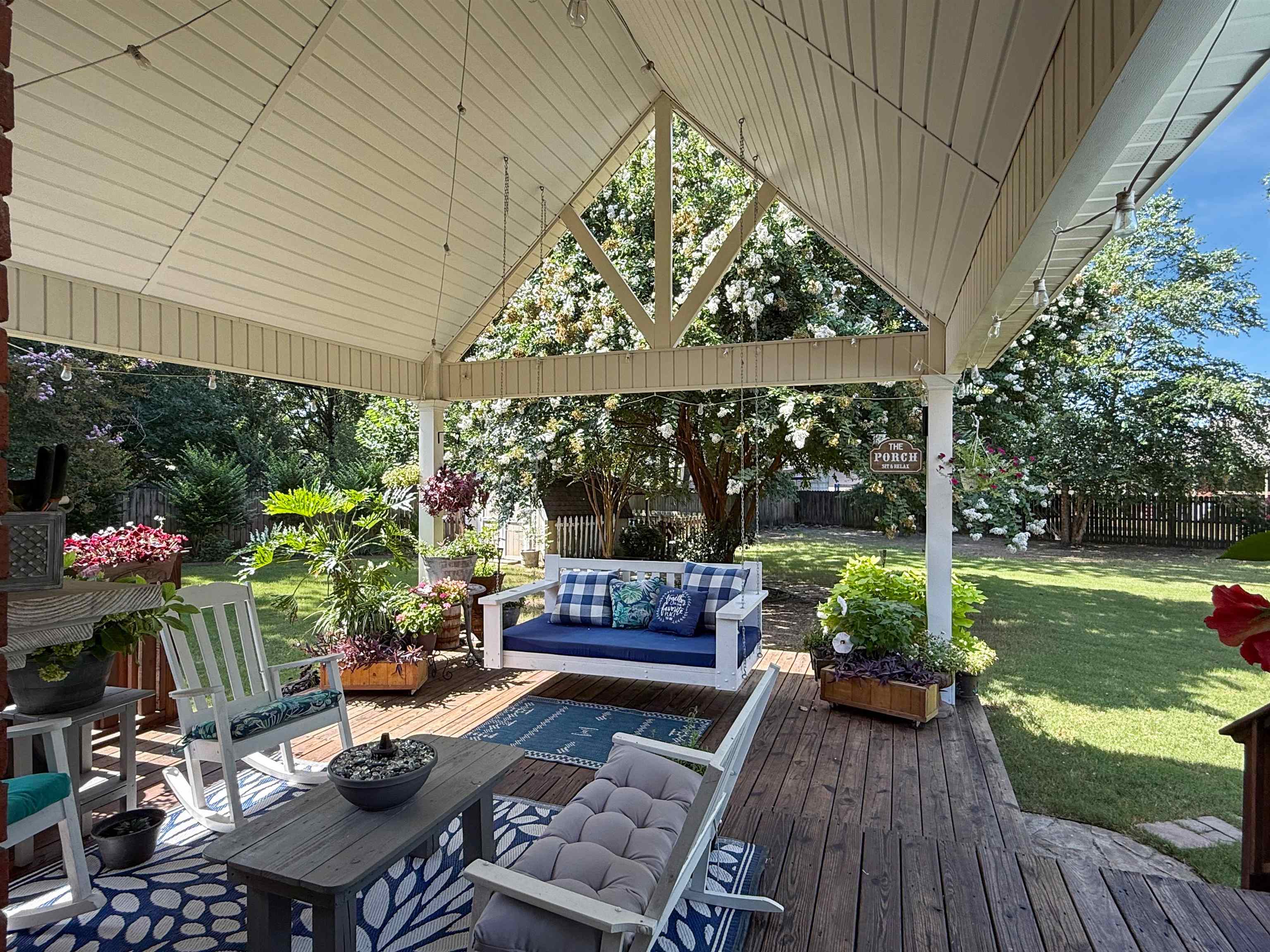 COUNTRY VILLAGE ESTATES - Residential