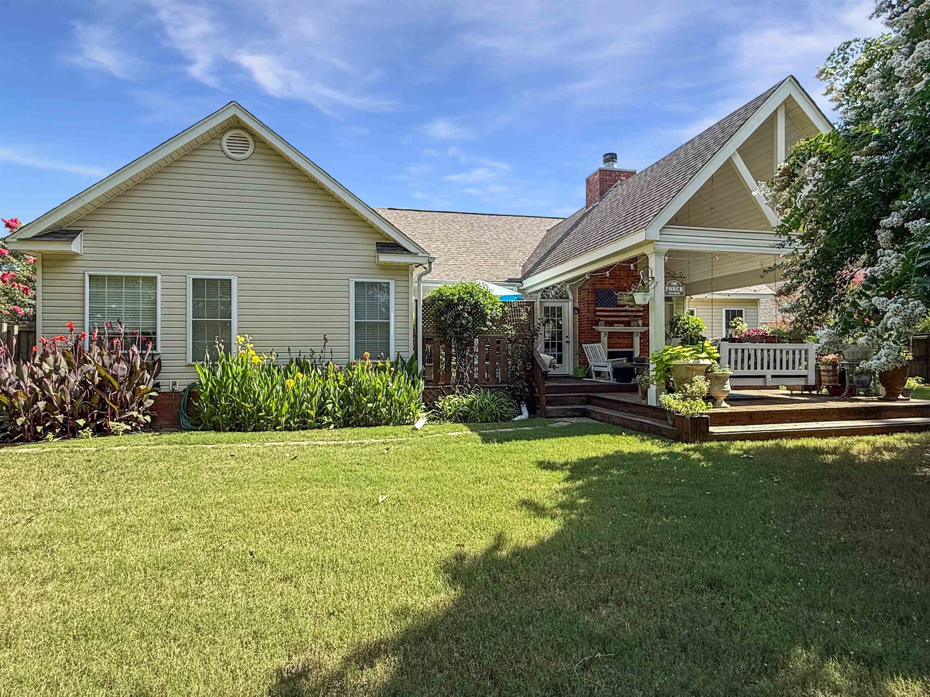 COUNTRY VILLAGE ESTATES - Residential