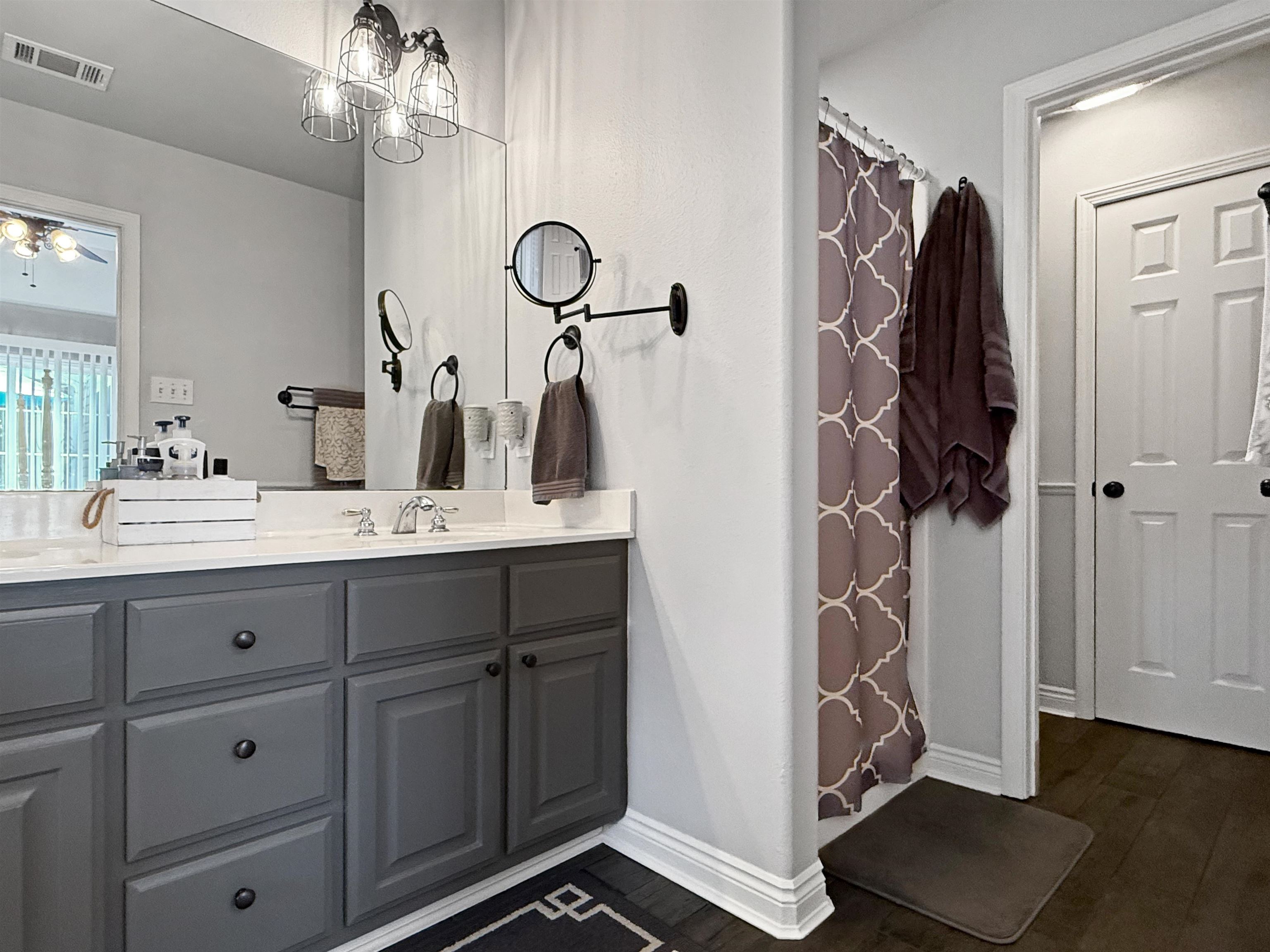 COUNTRY VILLAGE ESTATES - Residential