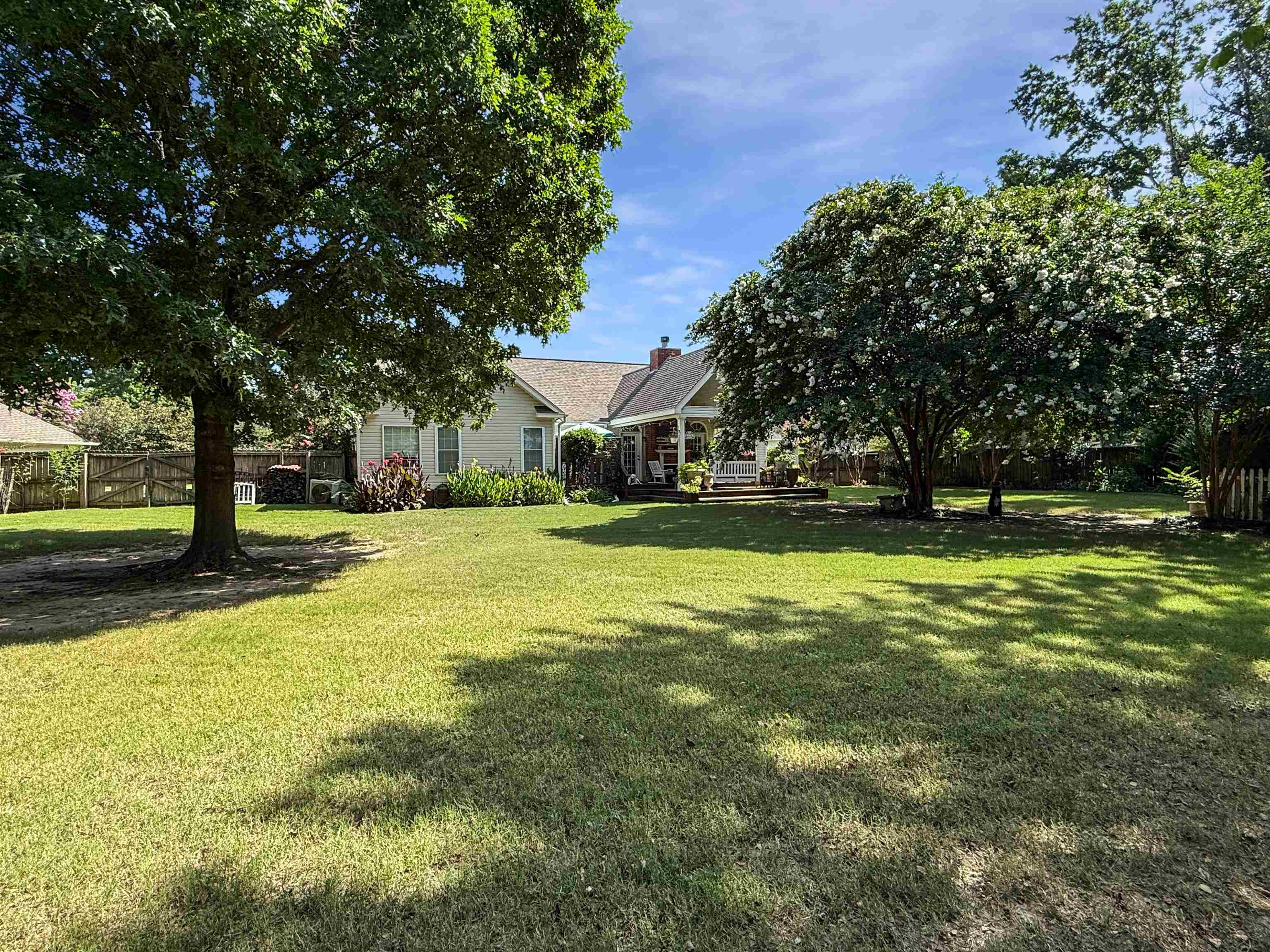 COUNTRY VILLAGE ESTATES - Residential