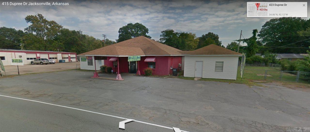 4800+ sqft for sale. Centrally located in Jacksonville, currently multi purpose used as a thrift store and restaurant & beauty salon. Lots of potential. MOTIVATED SELLER!!! BRING ALL OFFERS!