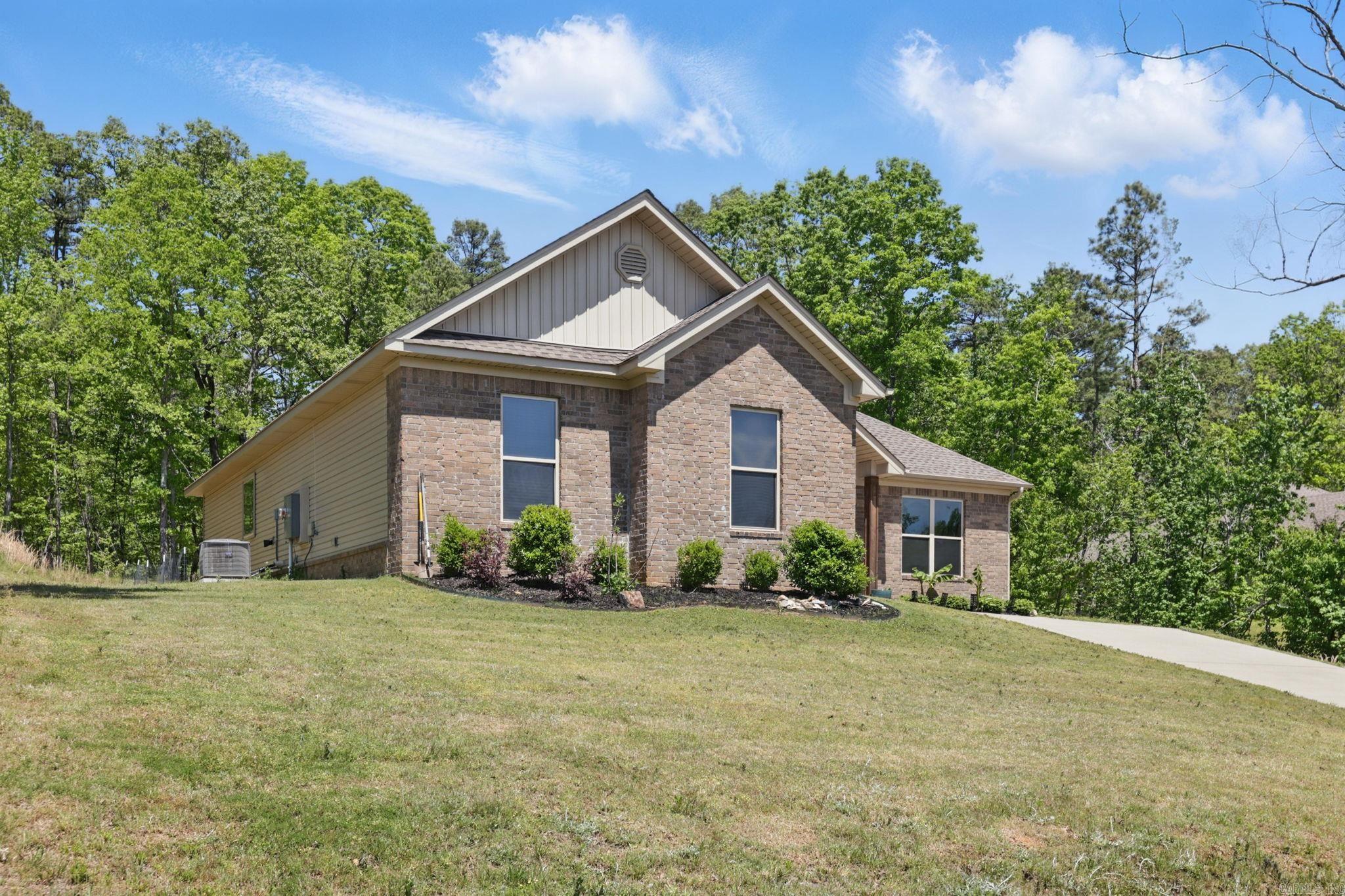 PINEWOOD ESTATES - Residential