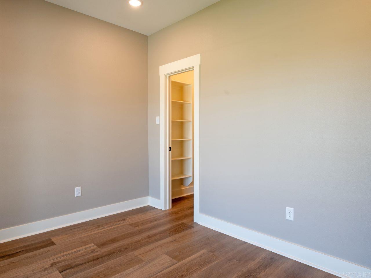 CARDINAL VALLEY - Residential