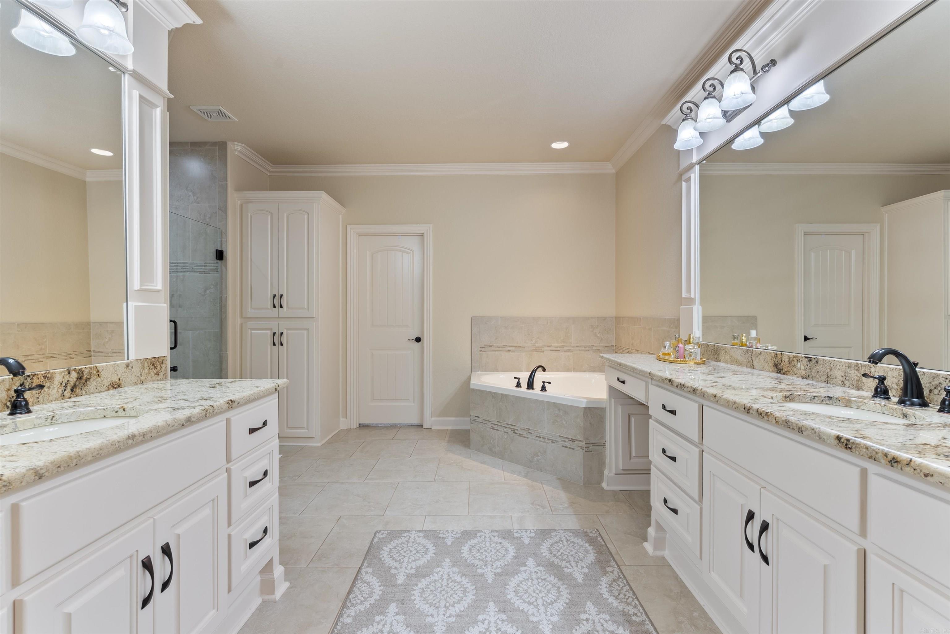 CHENAL VALLEY "MIRAMAR PLACE" - Residential