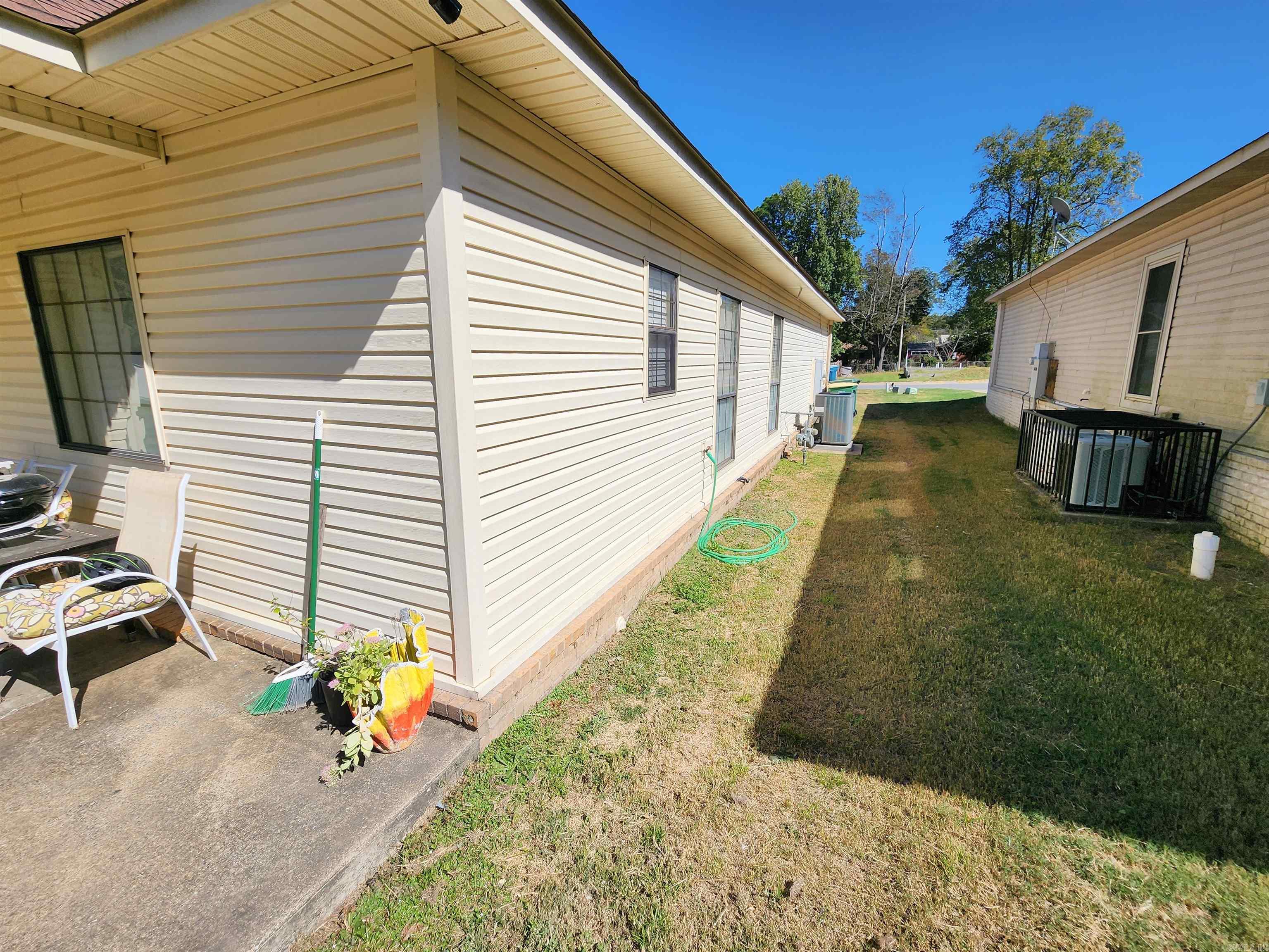 MYSTERY WOODS - Residential