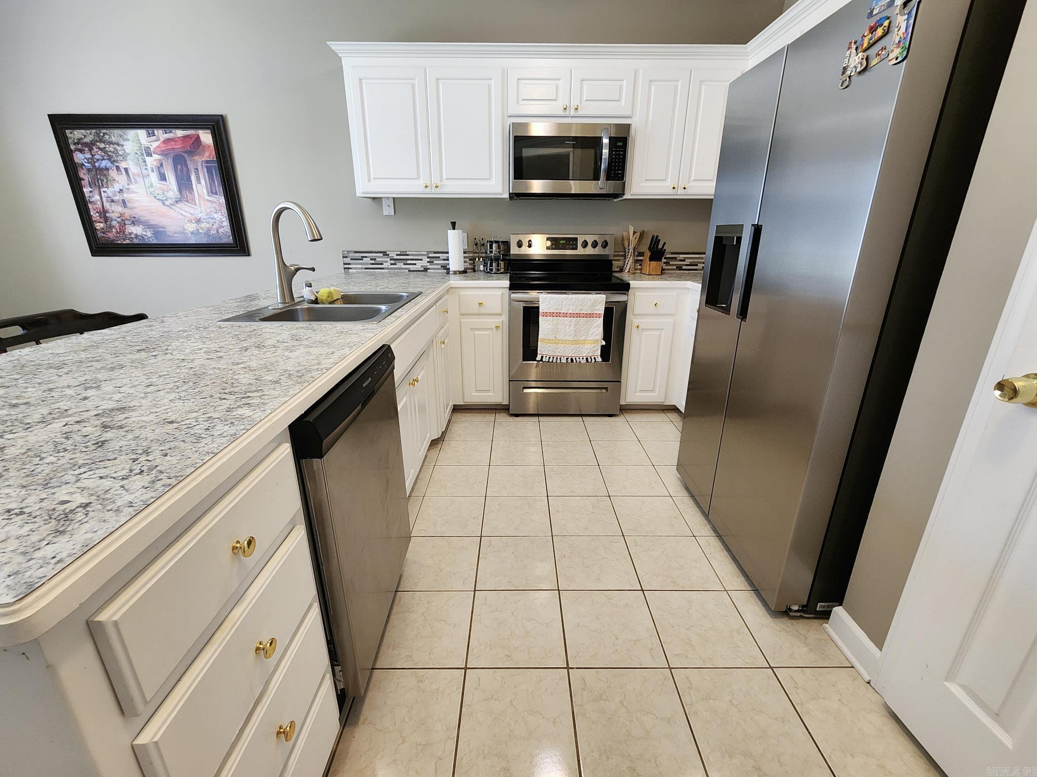 MYSTERY WOODS - Residential