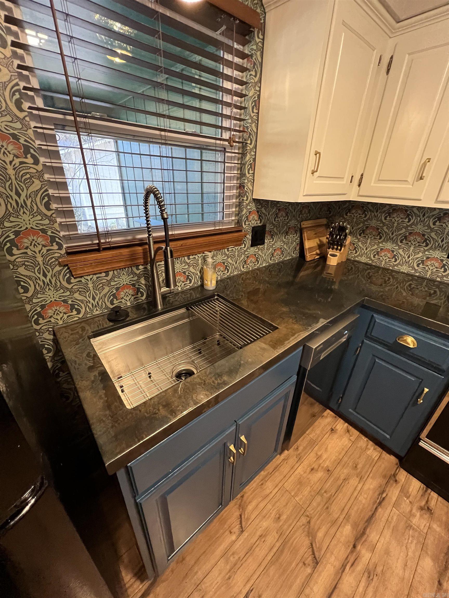 LAKEWOOD - Residential