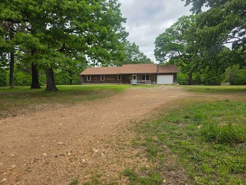 Photo of 406 E CC Road, Hardy, AR 72542 (MLS # 26017021)