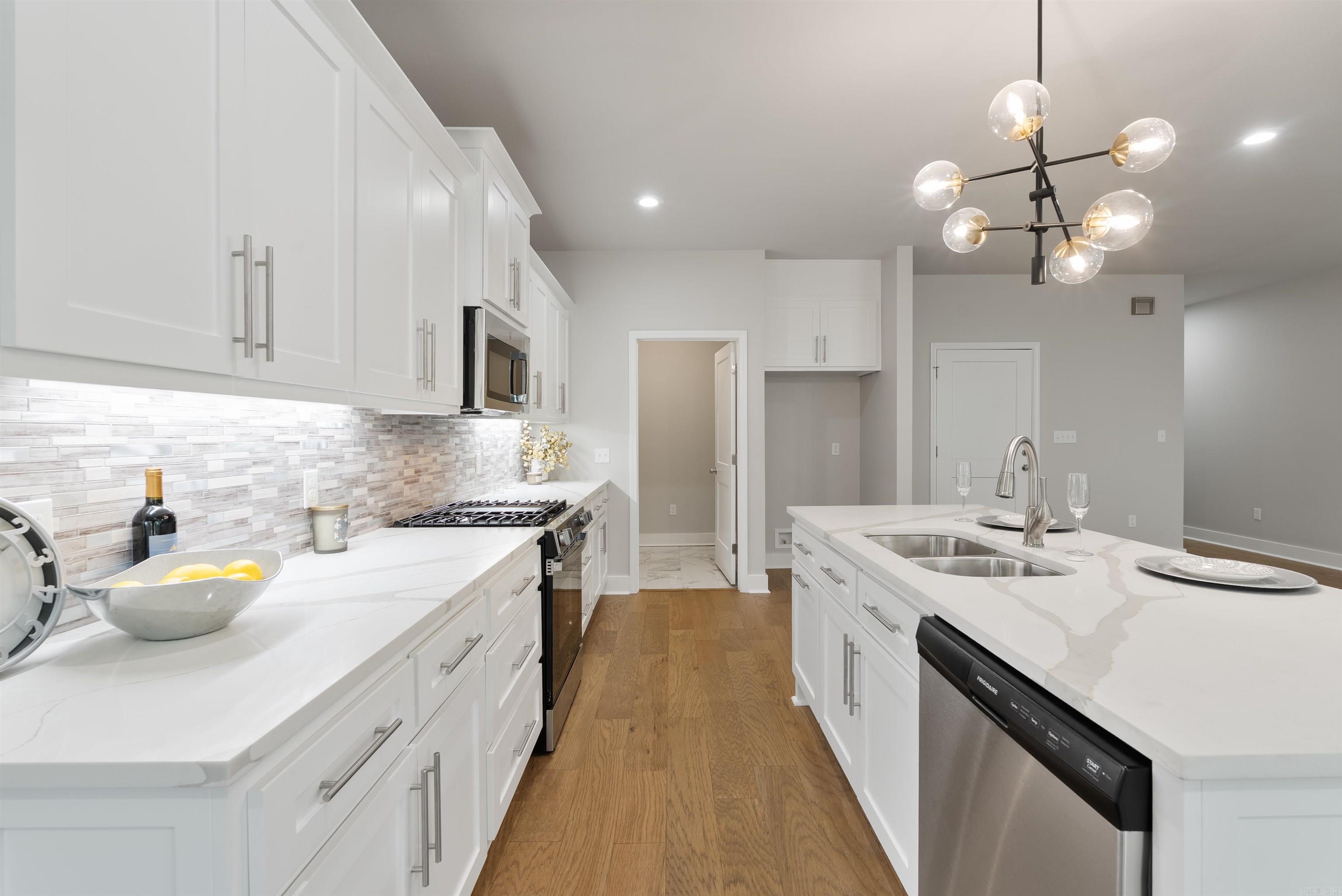 GIBRALTER HGTS - Residential