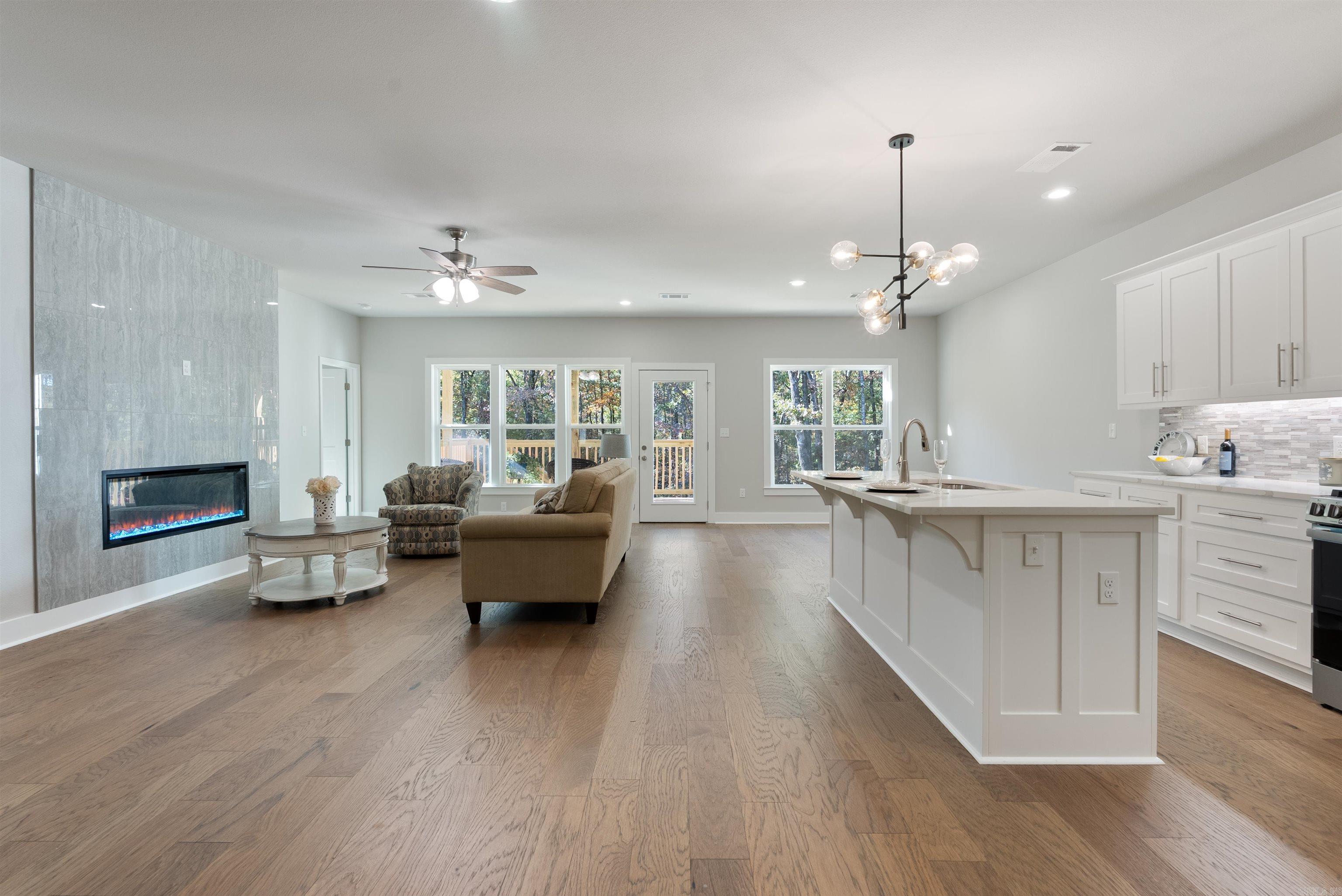 GIBRALTER HGTS - Residential